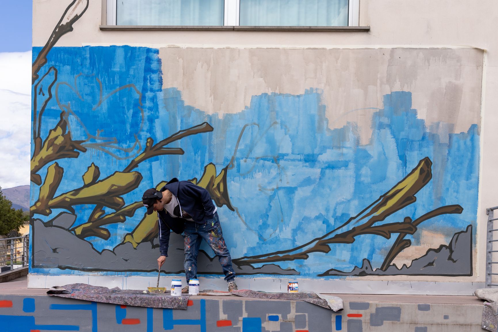 zona16-mural-fiori-sulla-pietra-montemurlo-framing-jpg