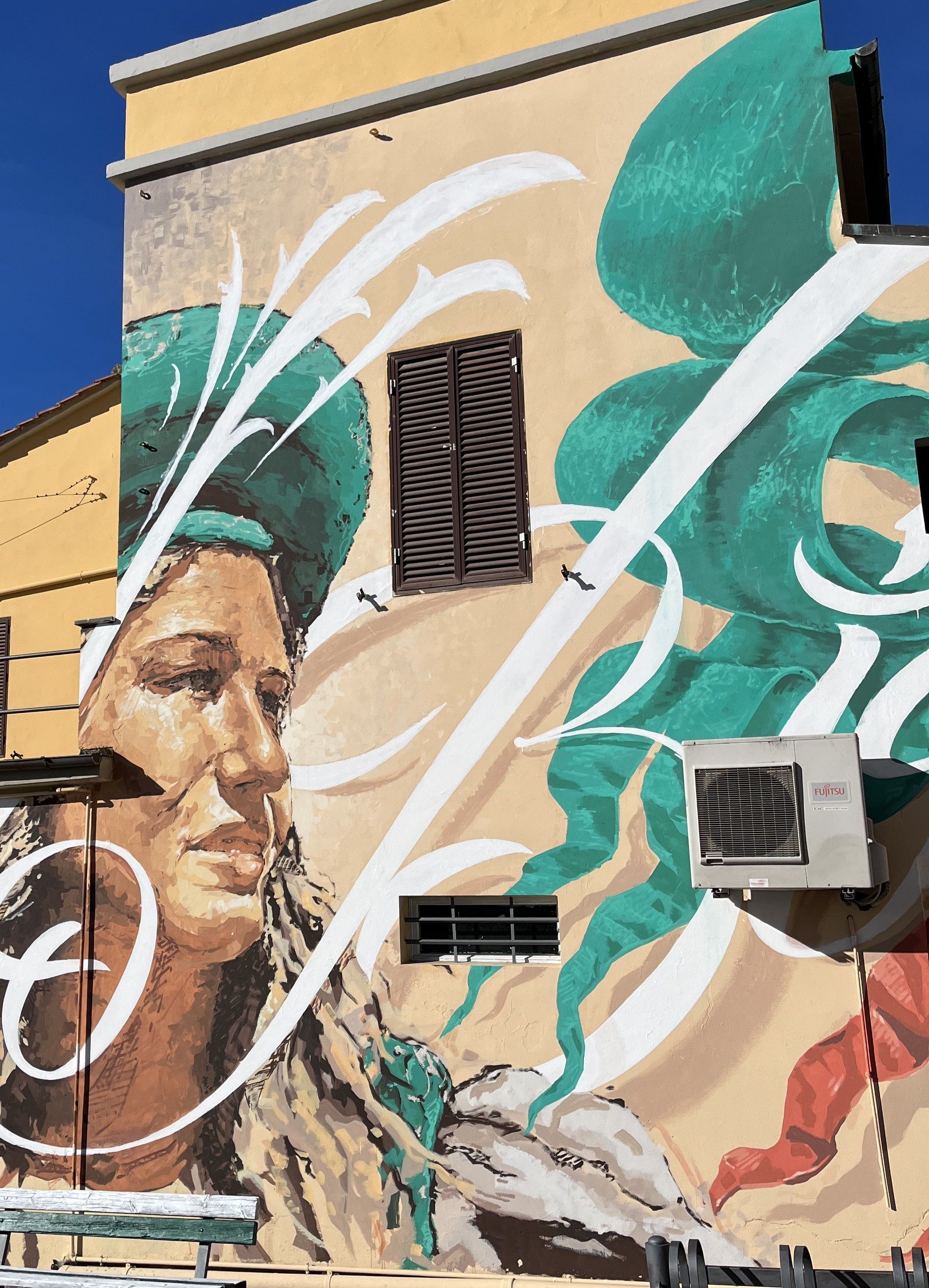 zona16-mural-cervo-bianco-pistoia-closeup-jpg