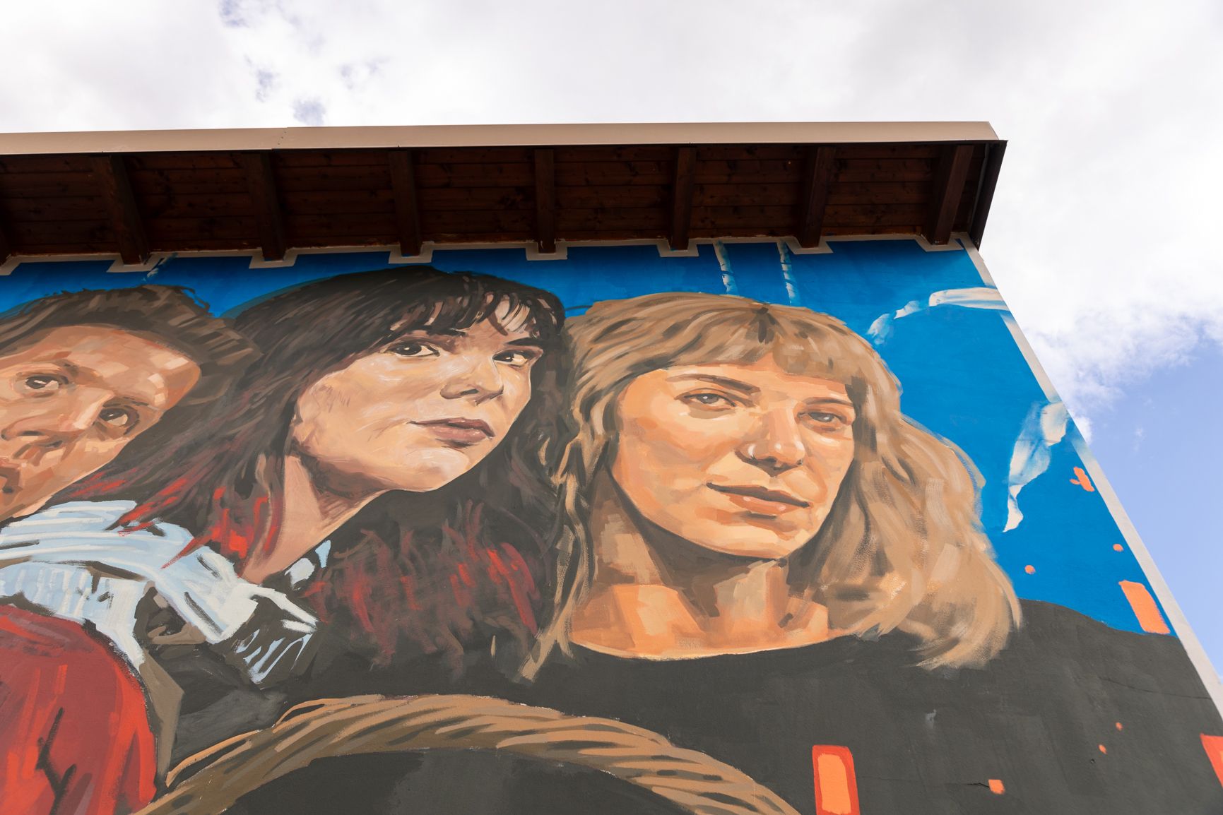 zona16-mural-fiori-sulla-pietra-montemurlo-girls-jpg