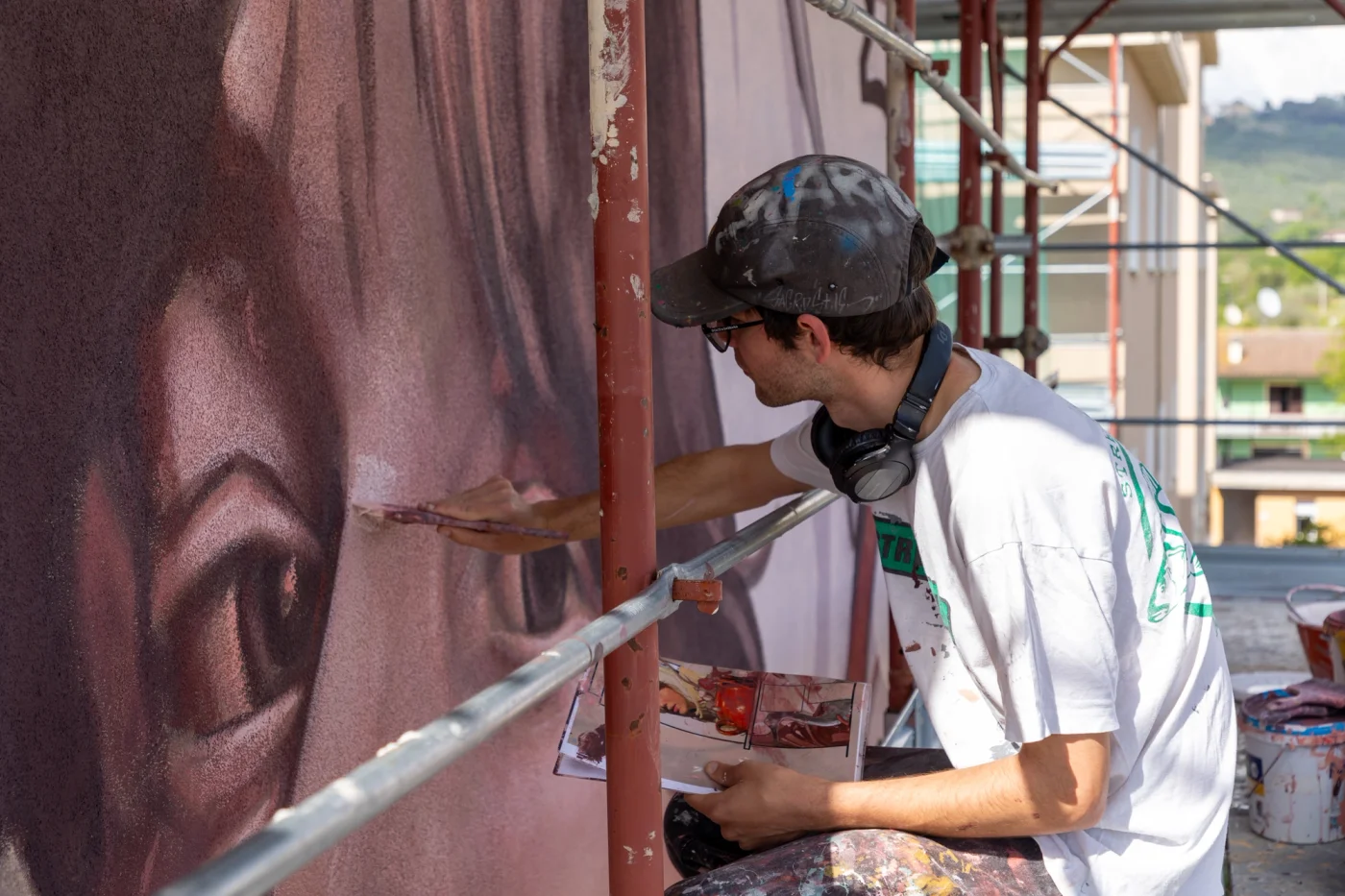 zona16-mural-migrazioni-cintolese-sacrostile-hat-jpg