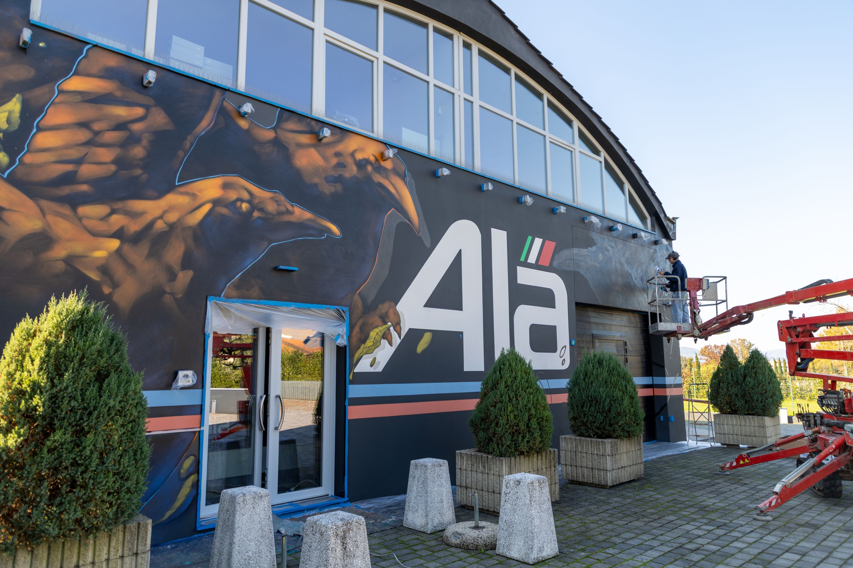 zona16-mural-ala-carburanti-headquarter-quarrata-sideview-jpg