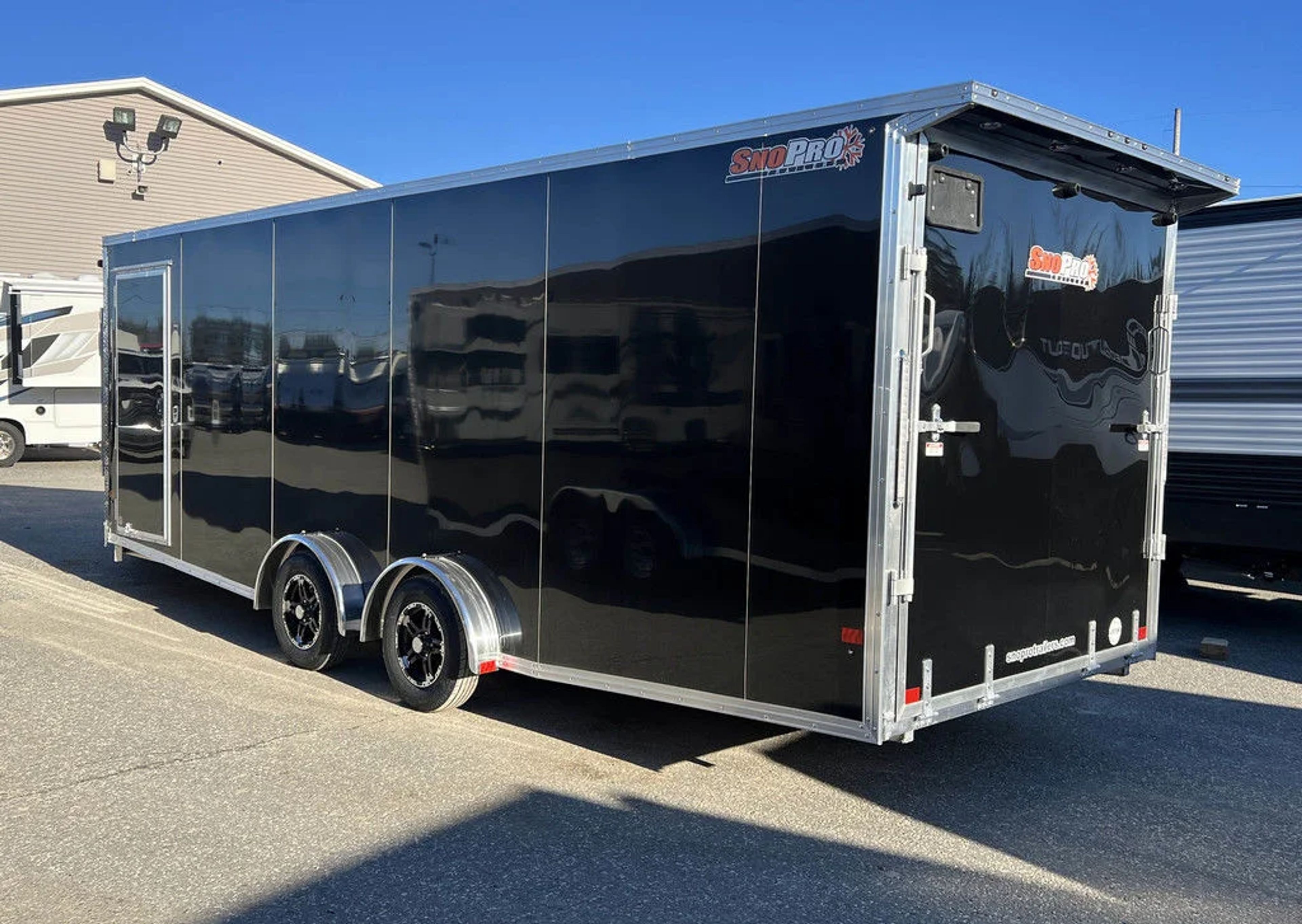 2024 Sno Pro 7.5×22 Aluminum 4-Place Drive In/Out w/Extra Height, Mats & — view 2