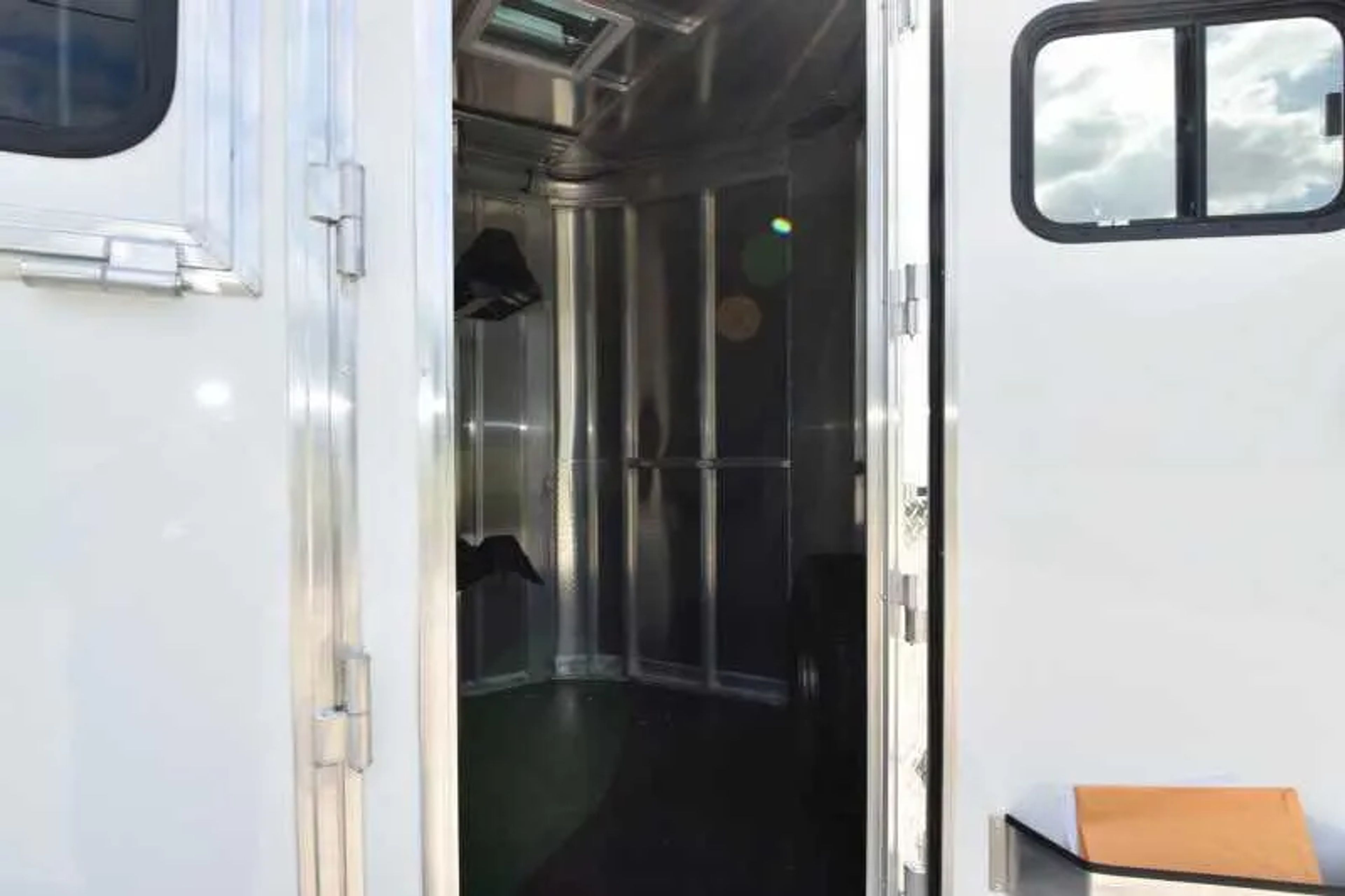 2018 Lakota 2HBPST 2 Horse Trailer — view 22