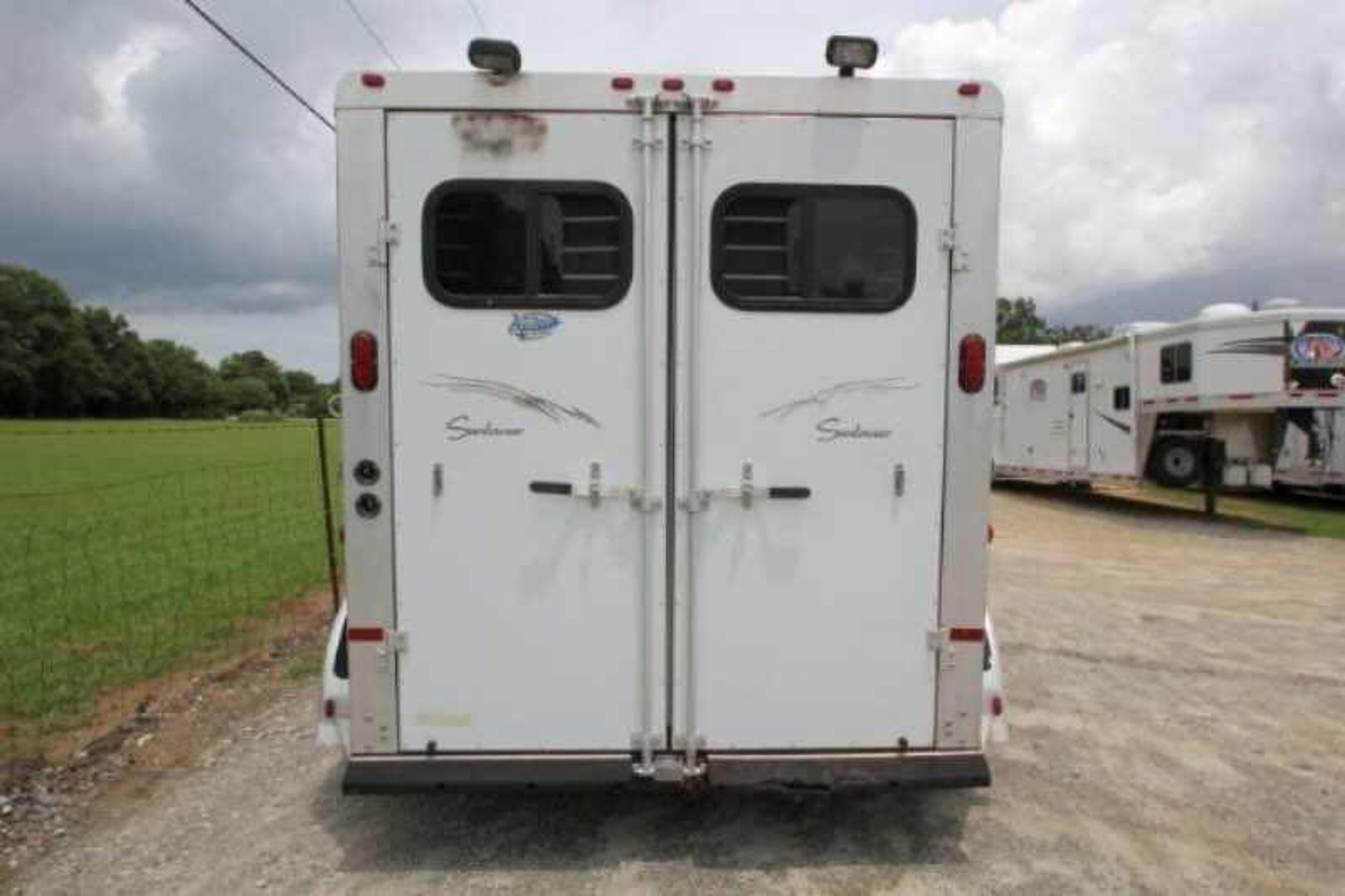 2003 Sundowner 2 Horse — view 3