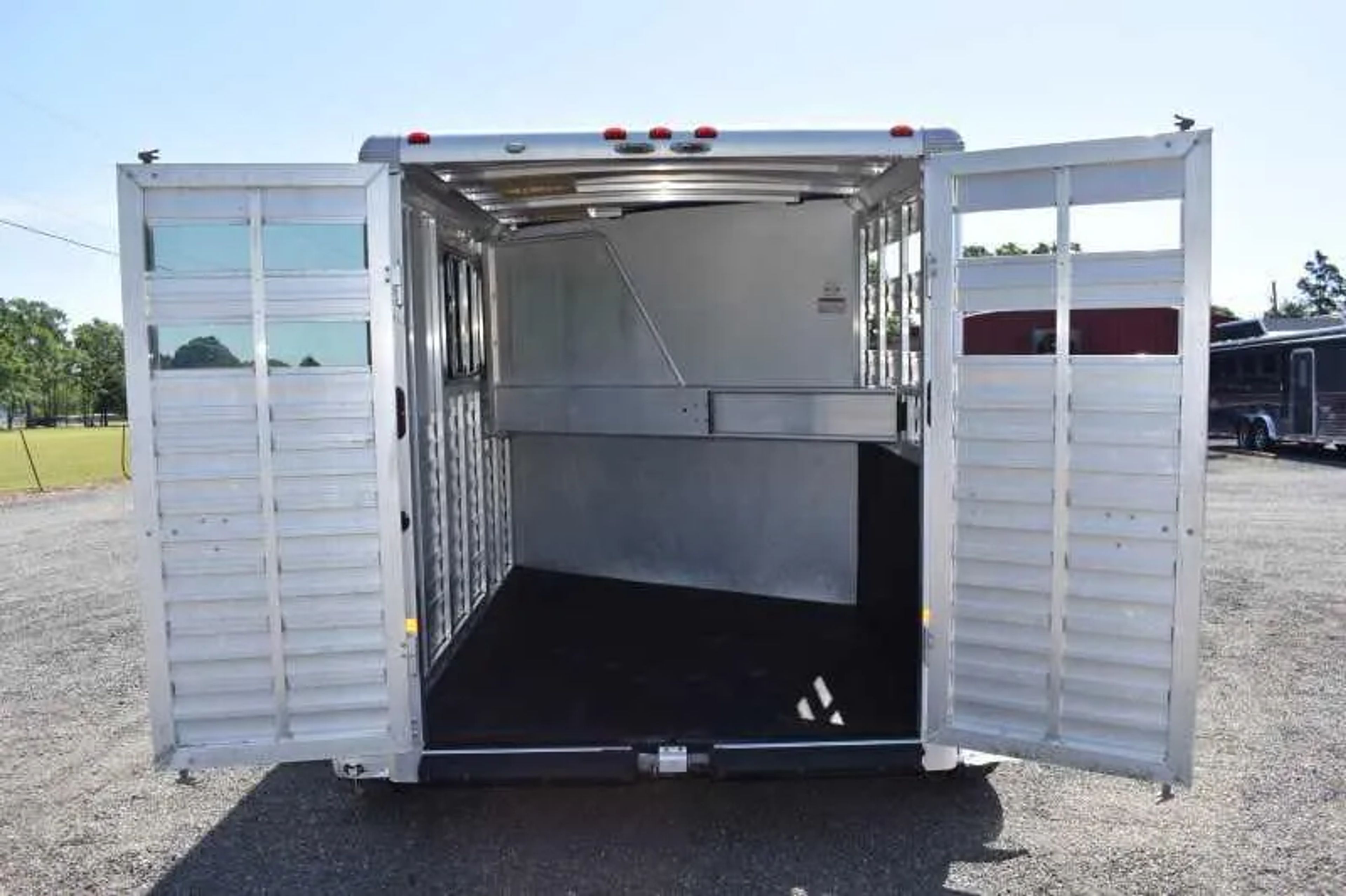 2014 Sundowner 2 Horse Gooseneck Trailer — view 17