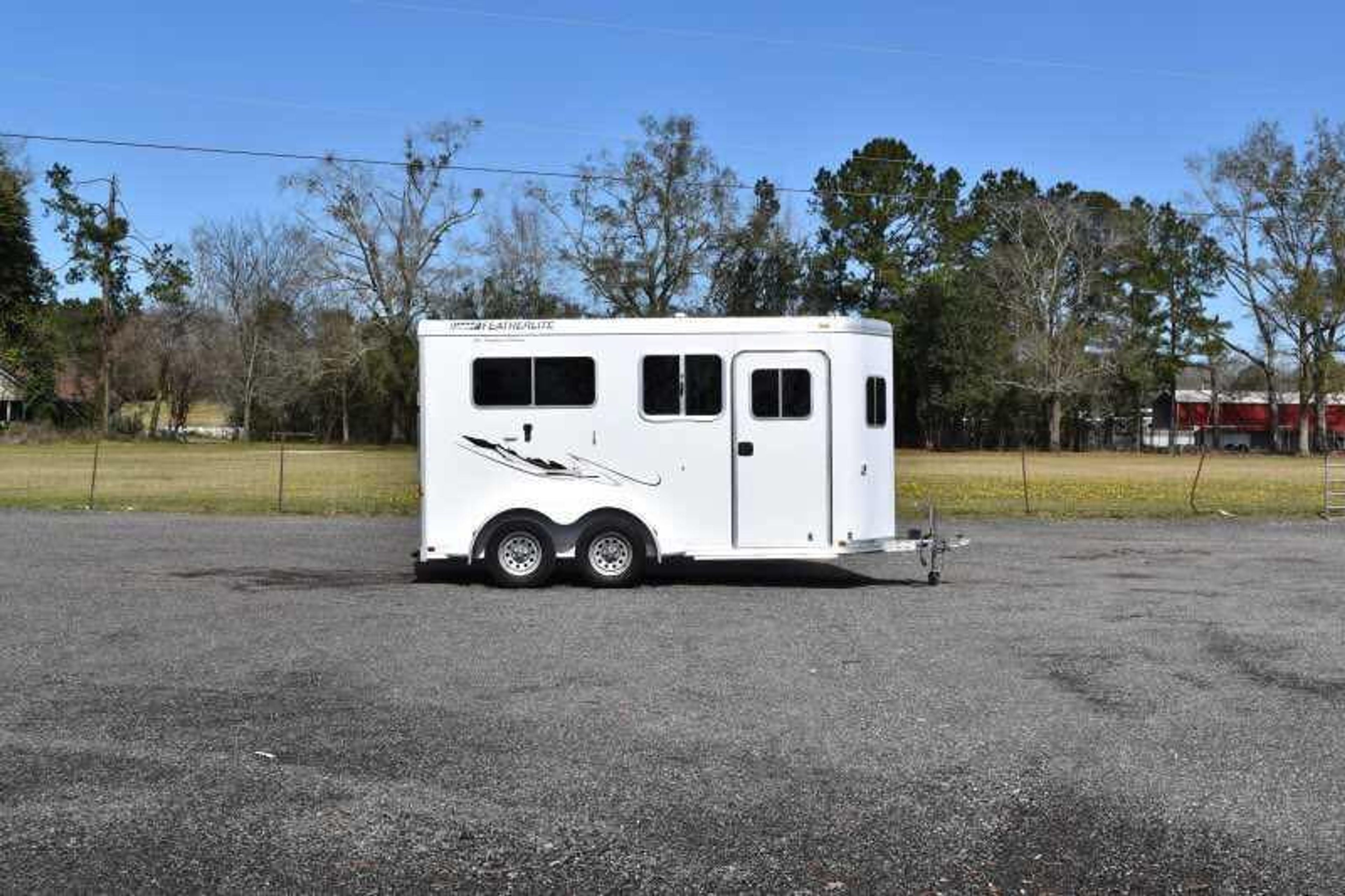 2005 Featherlite 2HST 2 Horse Trailer — view 5