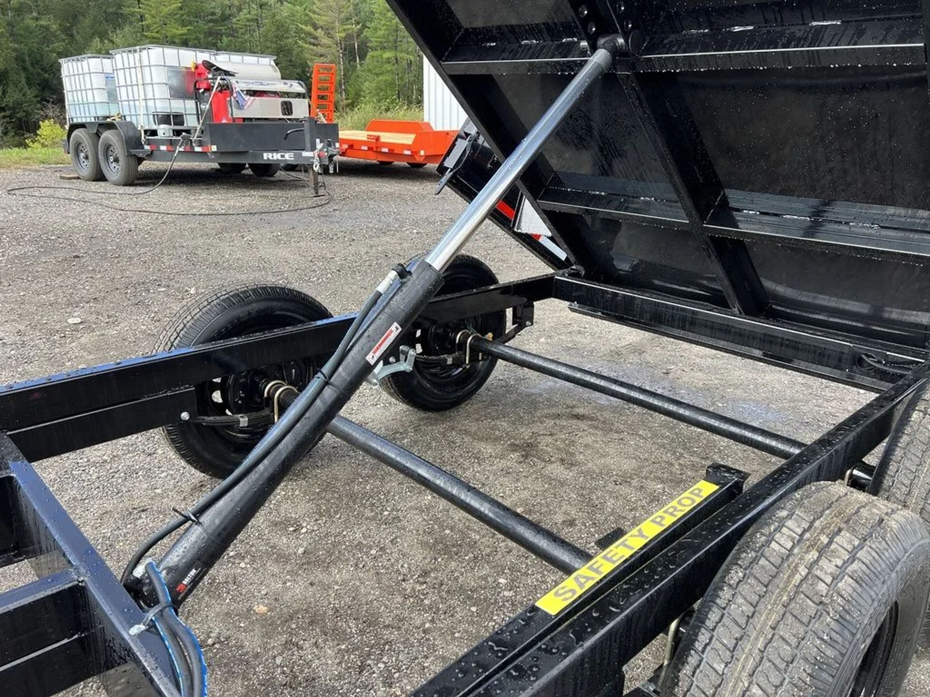2024 Griffin Trailers 5×10 7K Powder Coated Dump w/Barn Door Gate — view 11