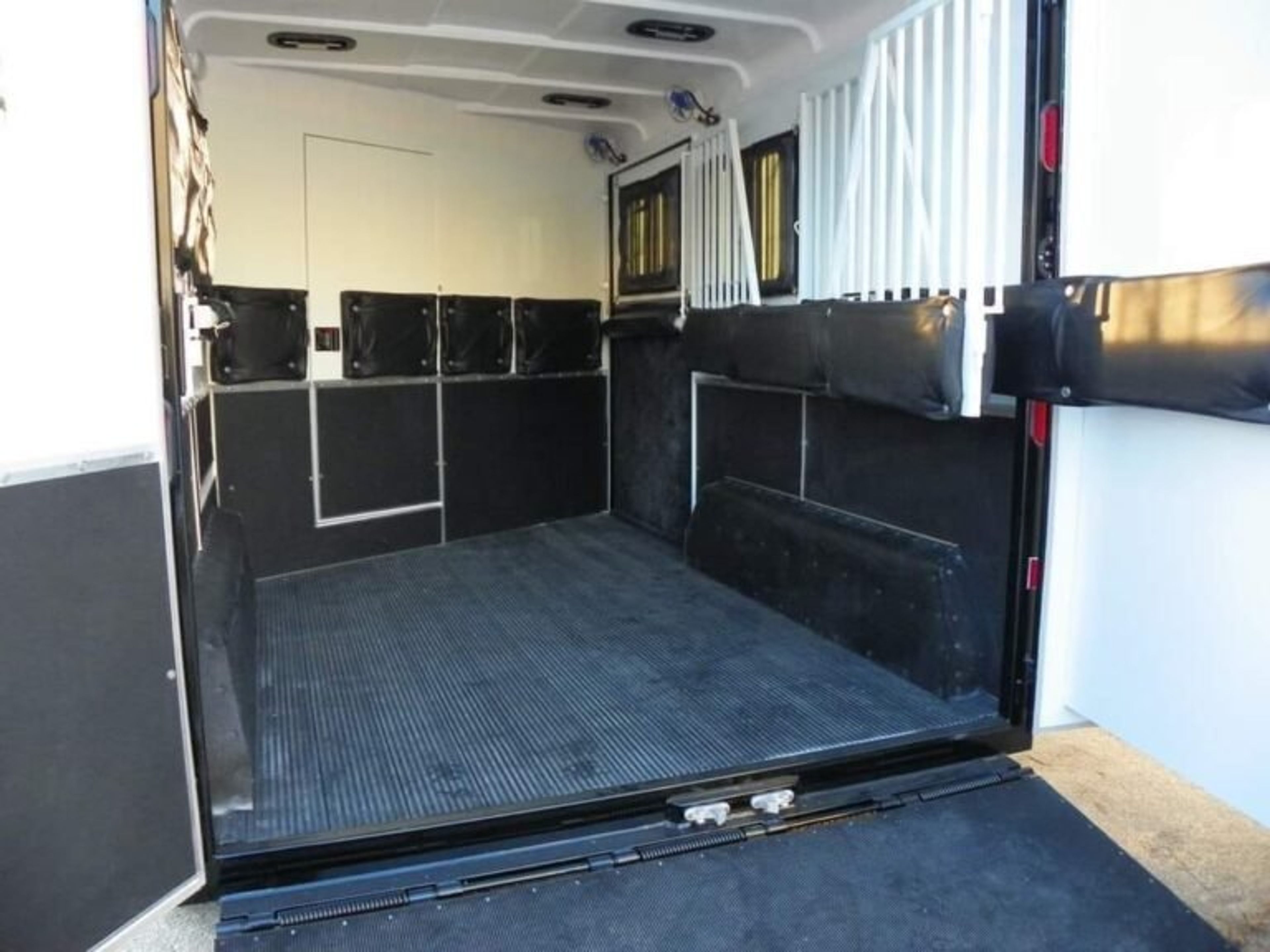2022 Double D Reverse Slant 2 Horse Bumper Pull — view 23