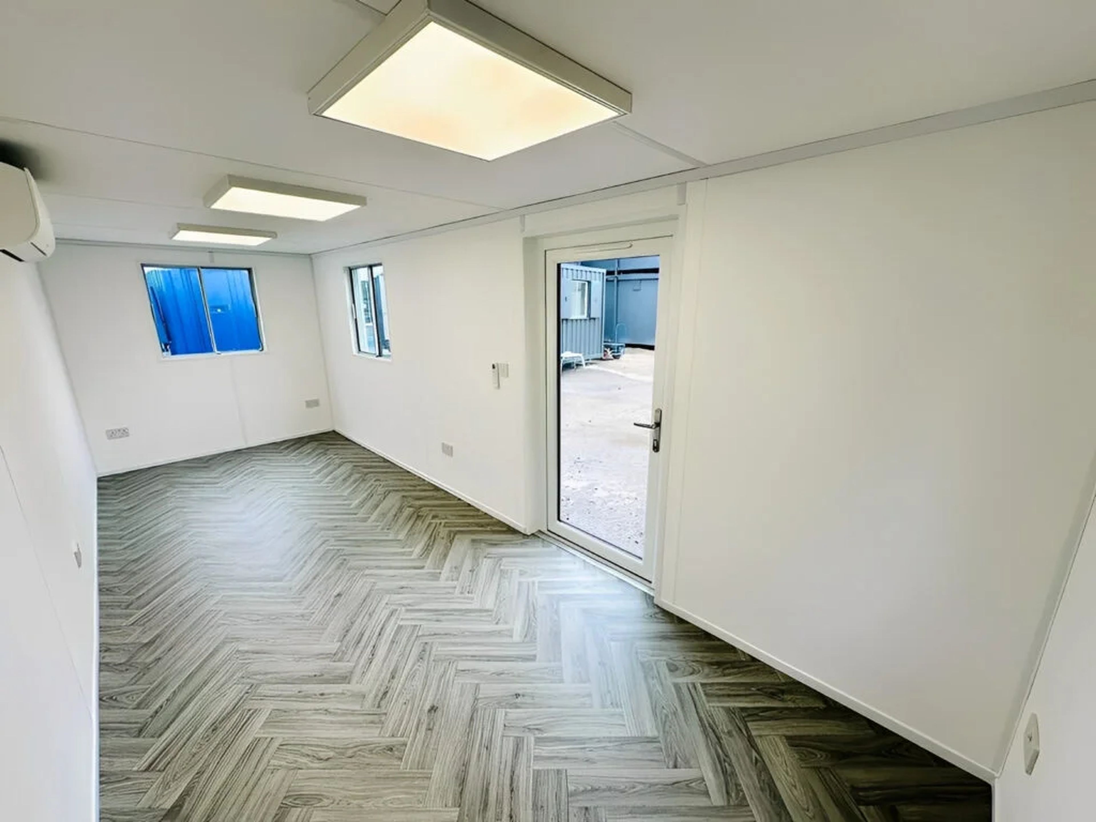21ft x 8ft Custom Office Cabin – Refurbished Portable Building with A/C & — view 5