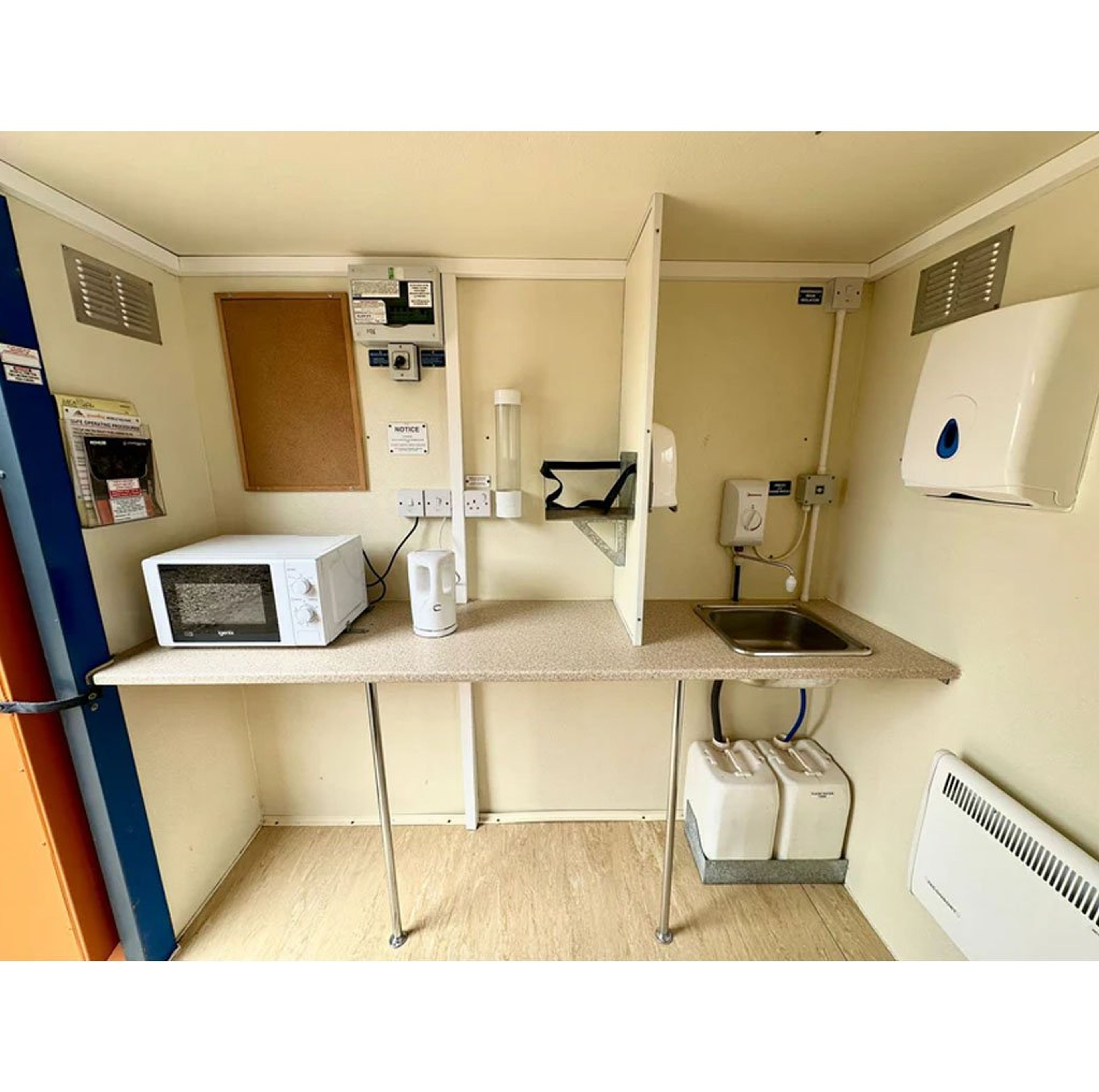 Groundhog Eco Towable Mobile Welfare Shipping Container — view 7