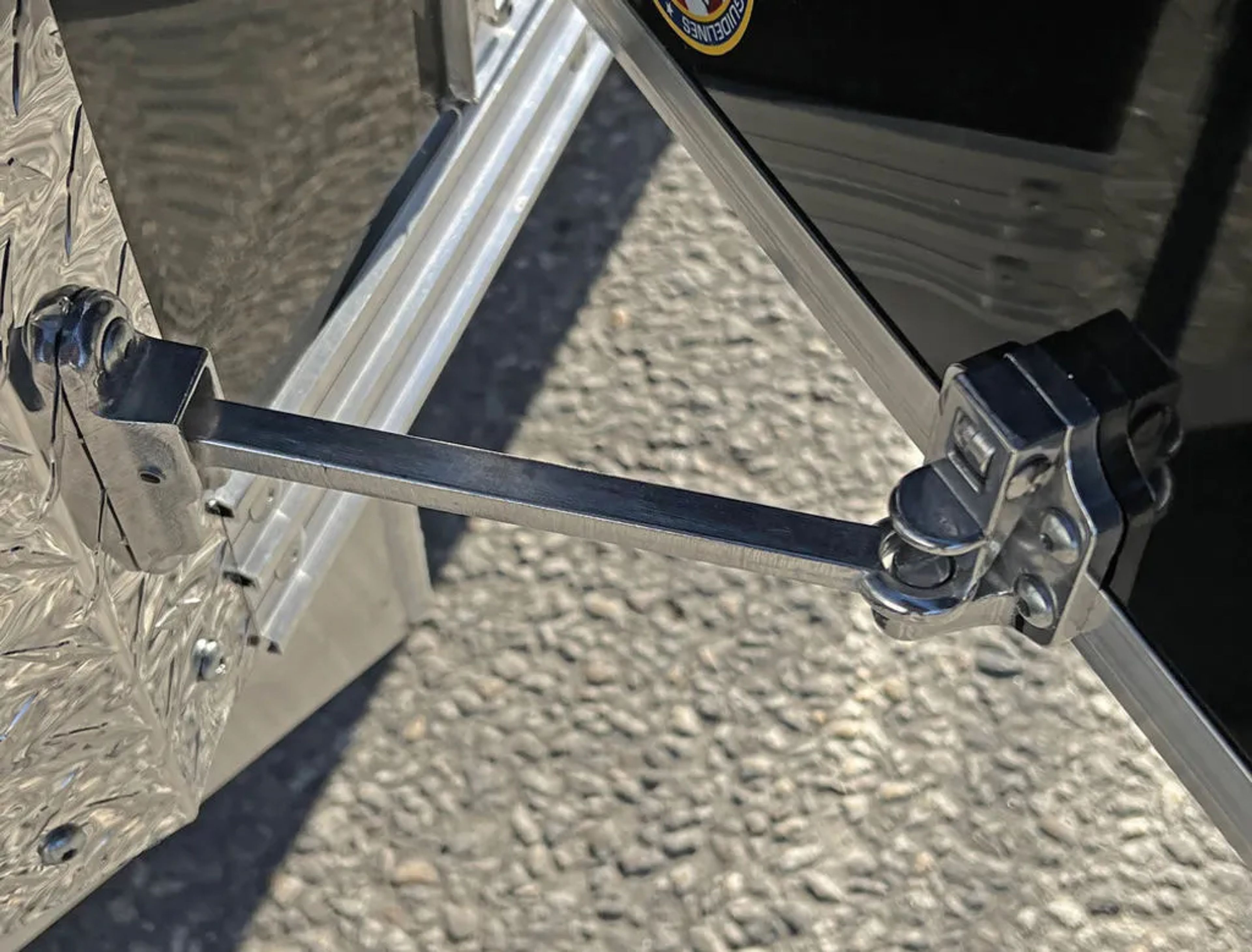 2024 Sno Pro 7.5×22 Aluminum 4-Place Drive In/Out w/Extra Height, Mats & — view 8