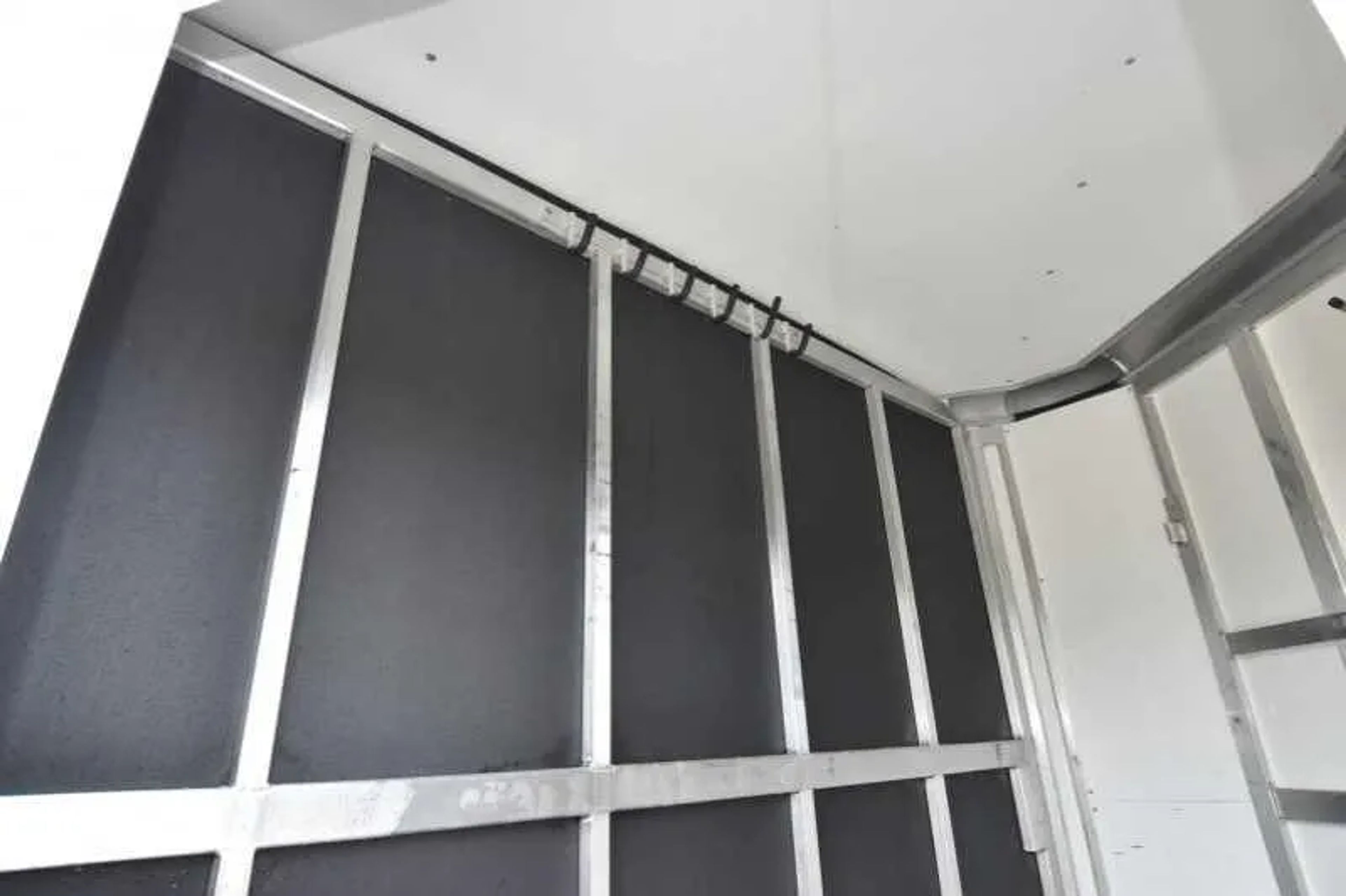 2016 Shadow 2HBP 2 Horse Trailer — view 13