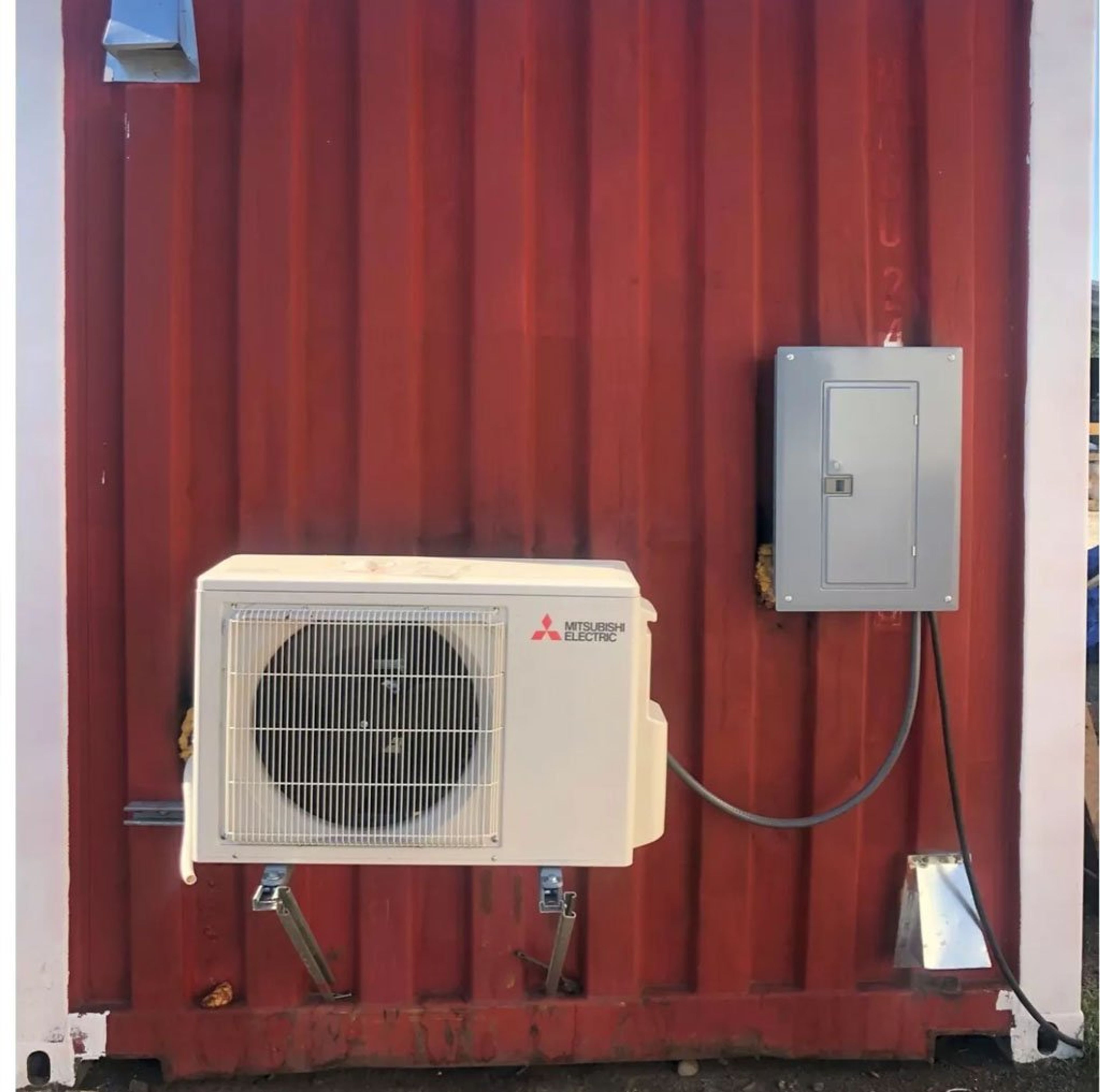 20ft Insulated Shipping container Greenhouse — view 4