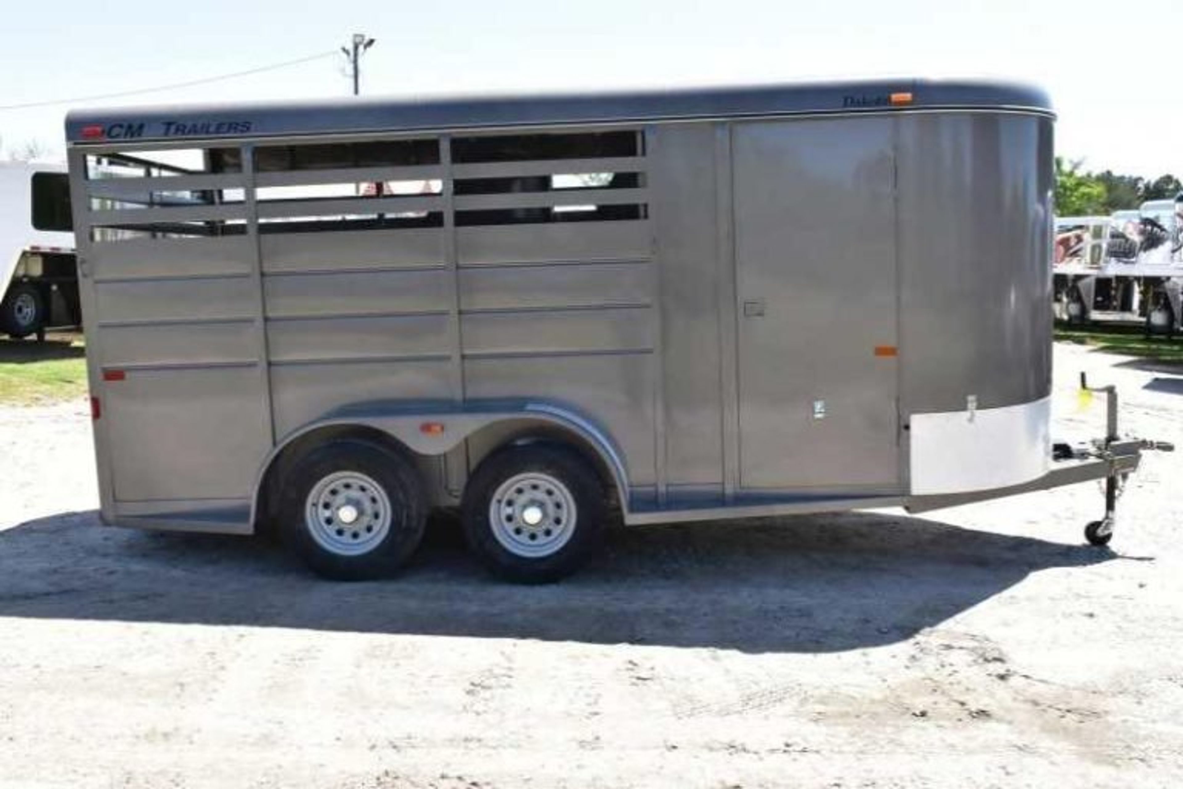 2017 CM 3HSLBP 3 Horse Trailer — view 11