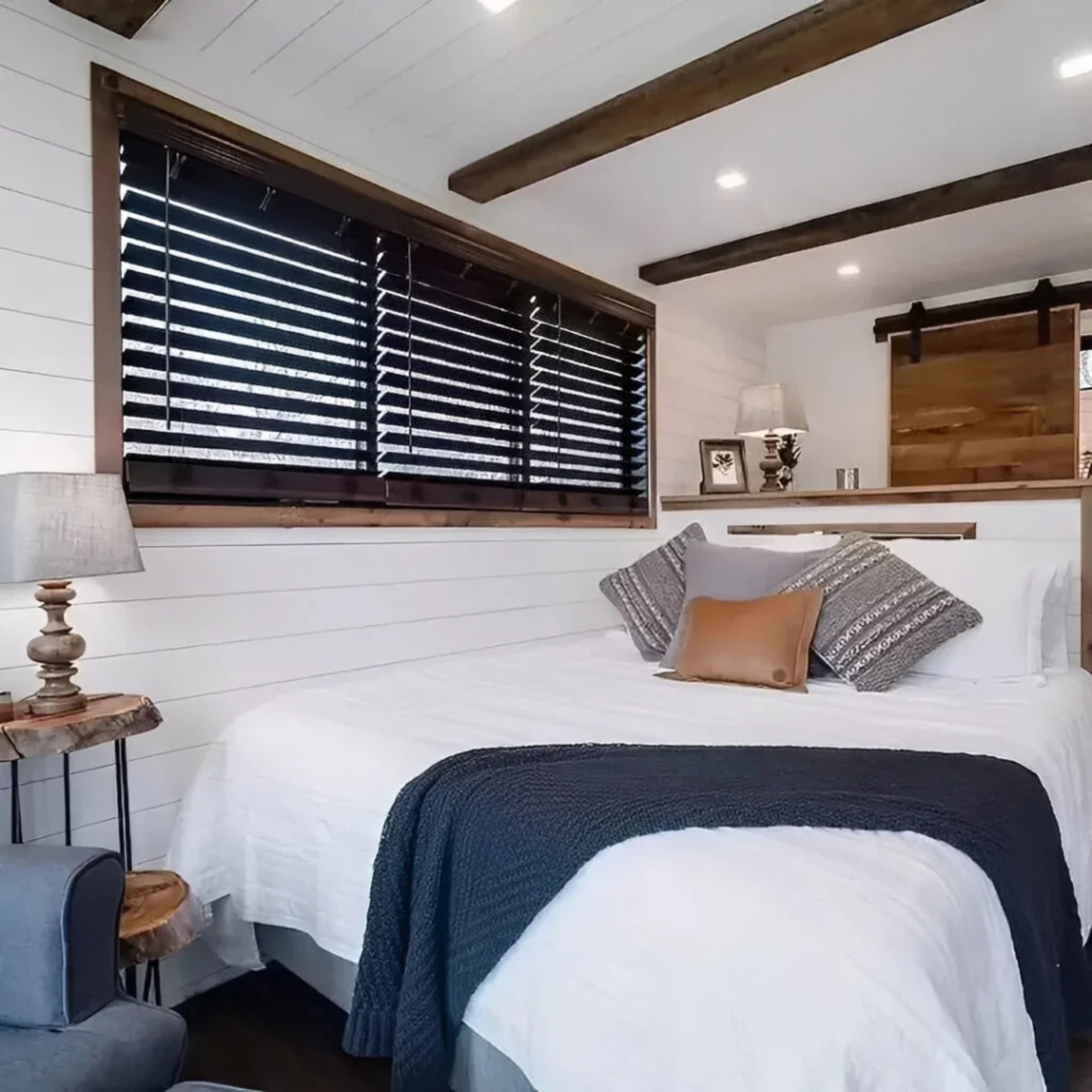 2 Story Shipping Container Home With Rooftop — view 8