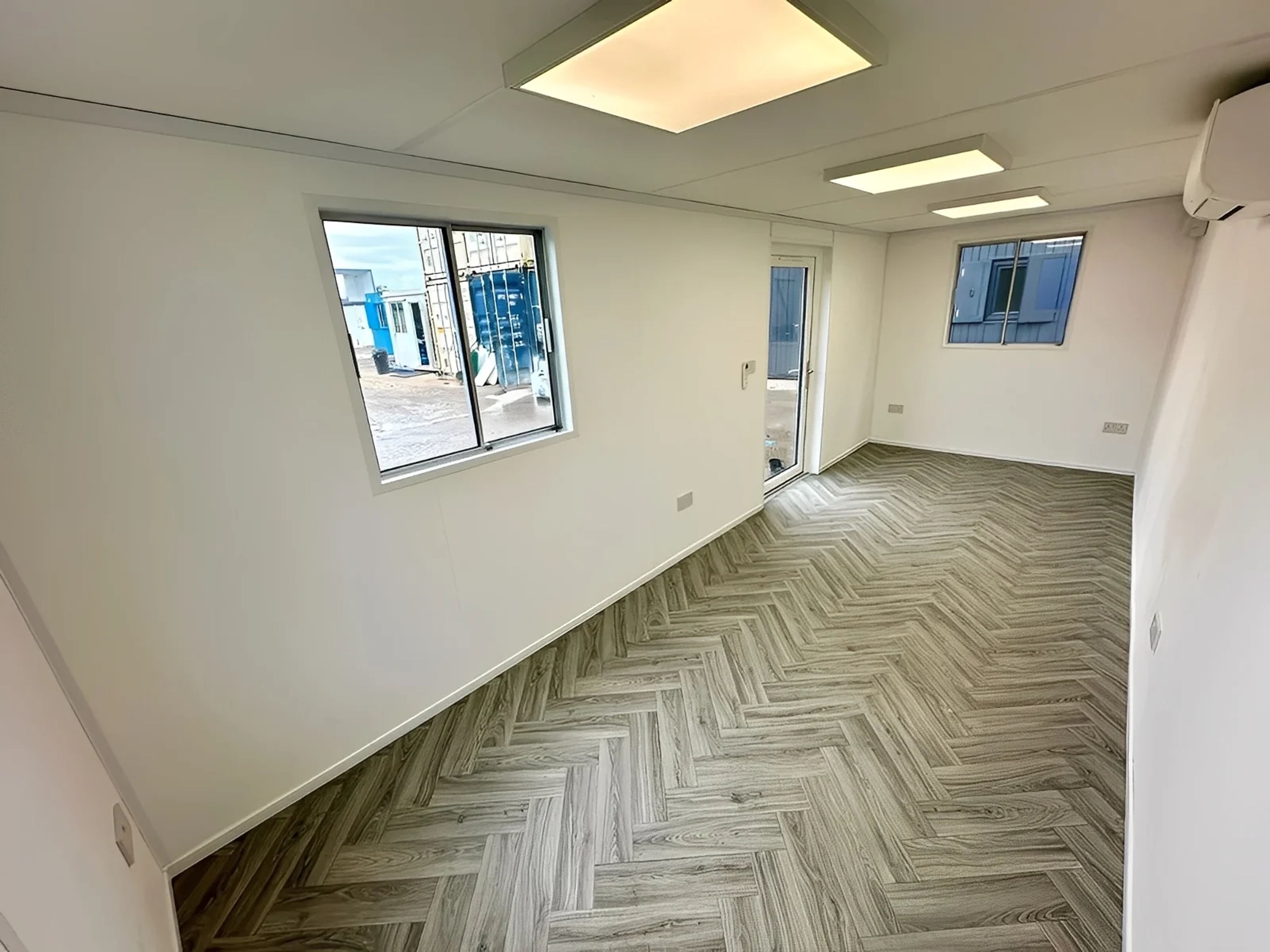 21ft x 8ft Custom Office Cabin – Refurbished Portable Building with A/C & — view 4