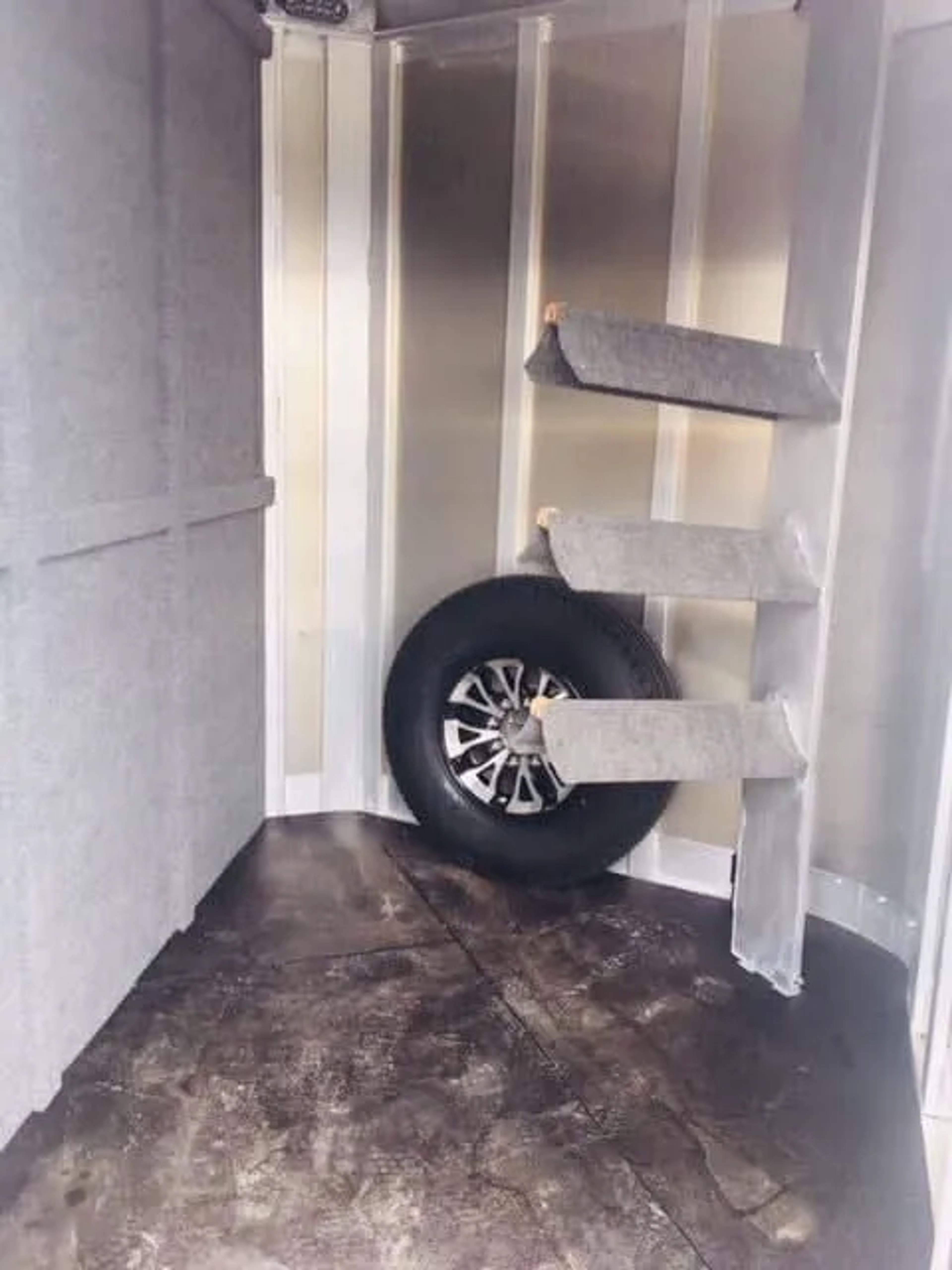 2018 Platinum Coach 3 Horse Bumper Pull — view 20