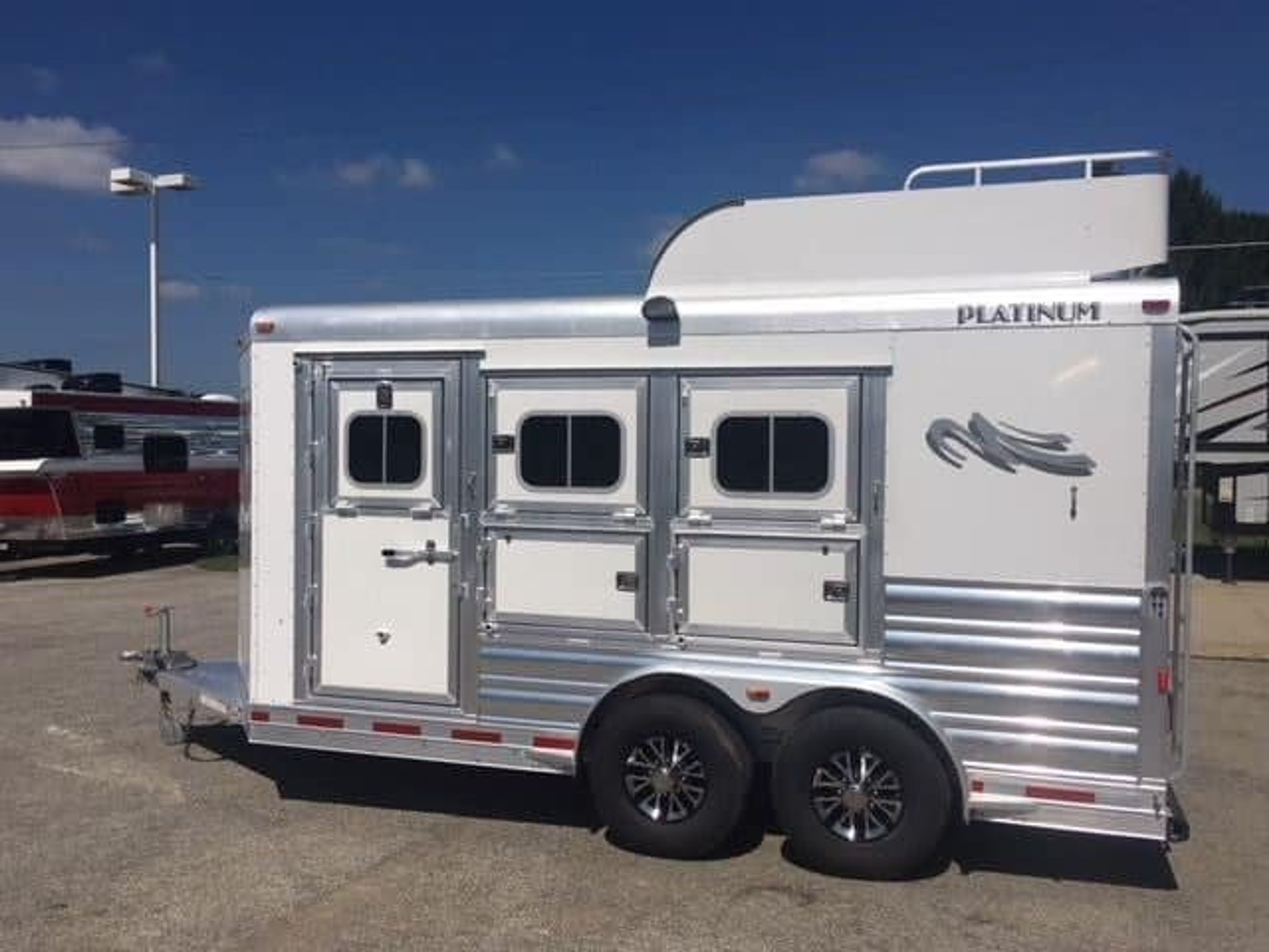 2018 Platinum Coach 3 Horse Bumper Pull — view 3