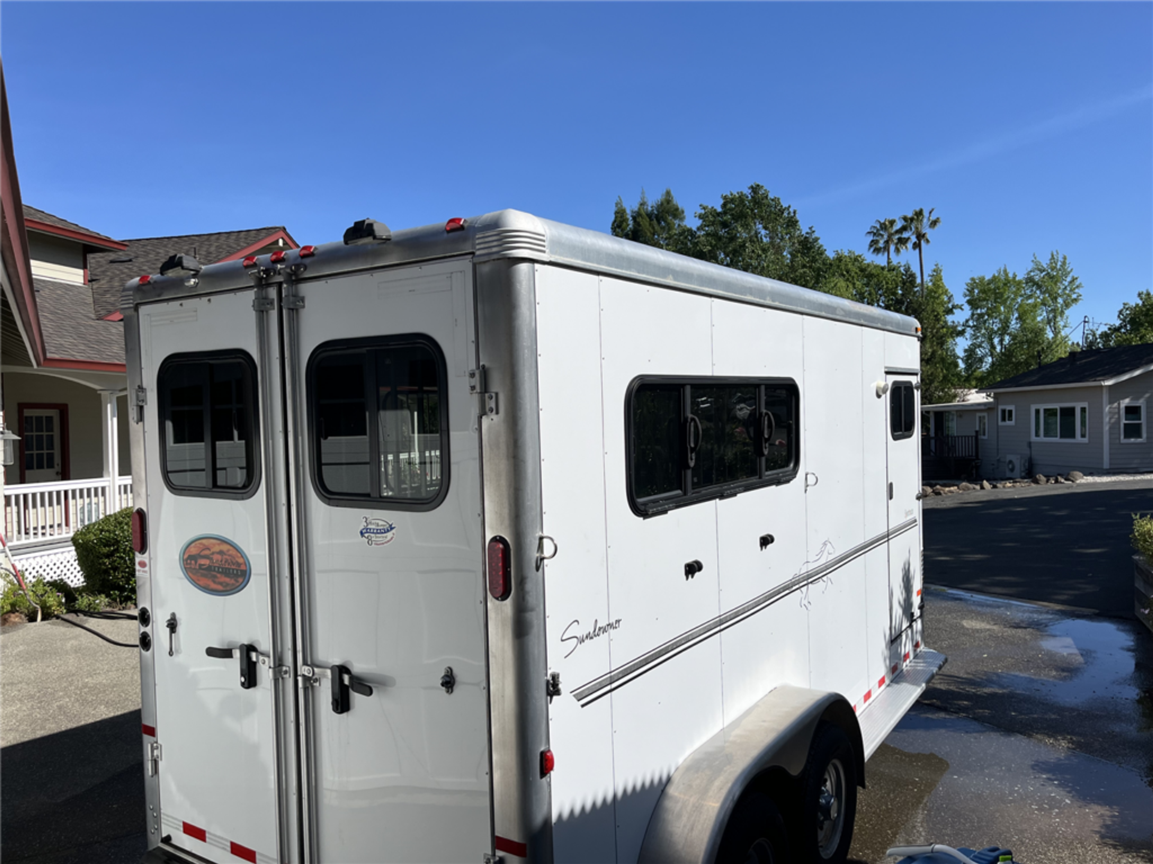 2013 Sundowner Trailers Sportsman 3 Horse Trailer — view 4