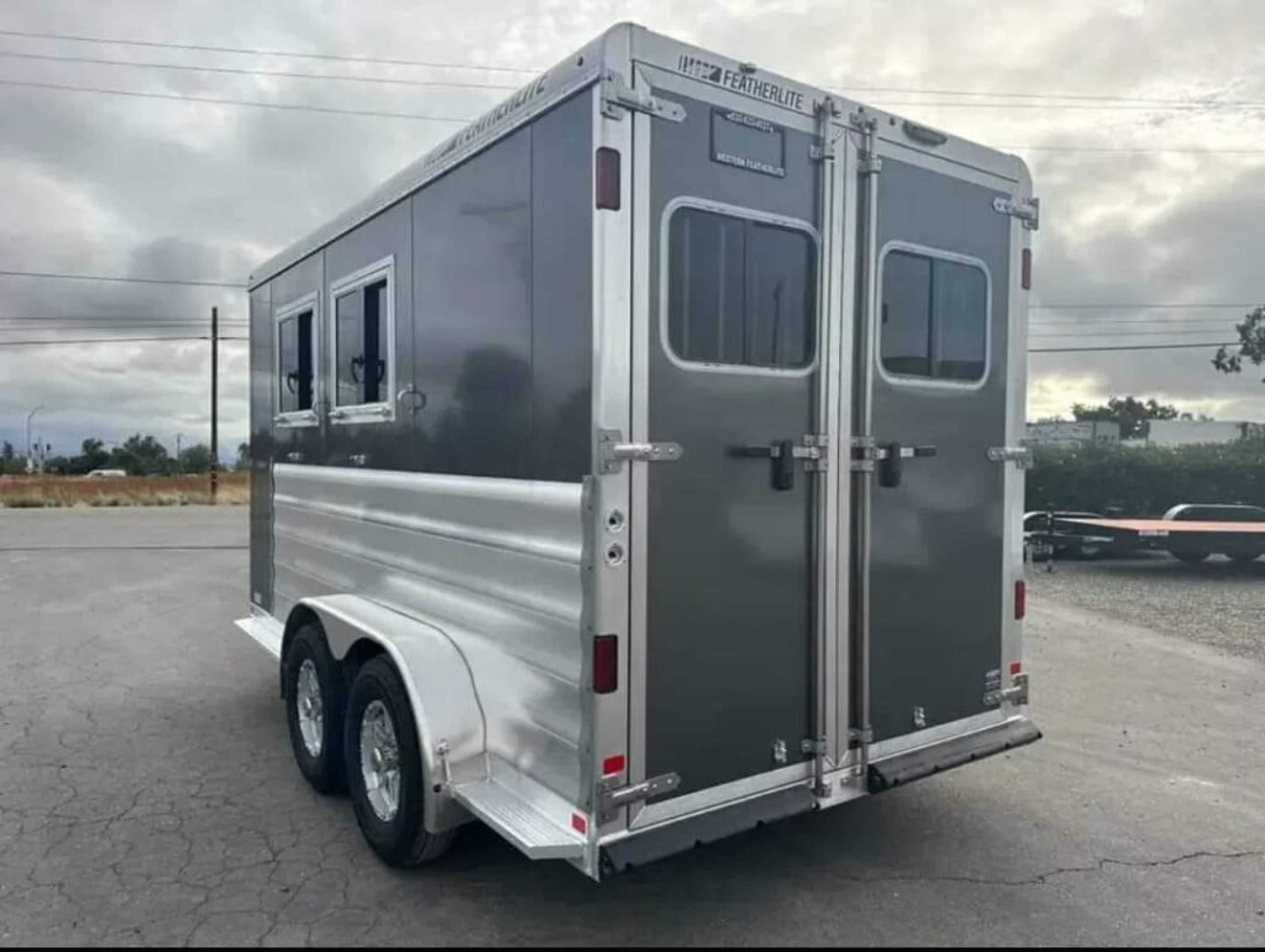 2012 Featherlite 9400 2 Horse Trailer — view 4