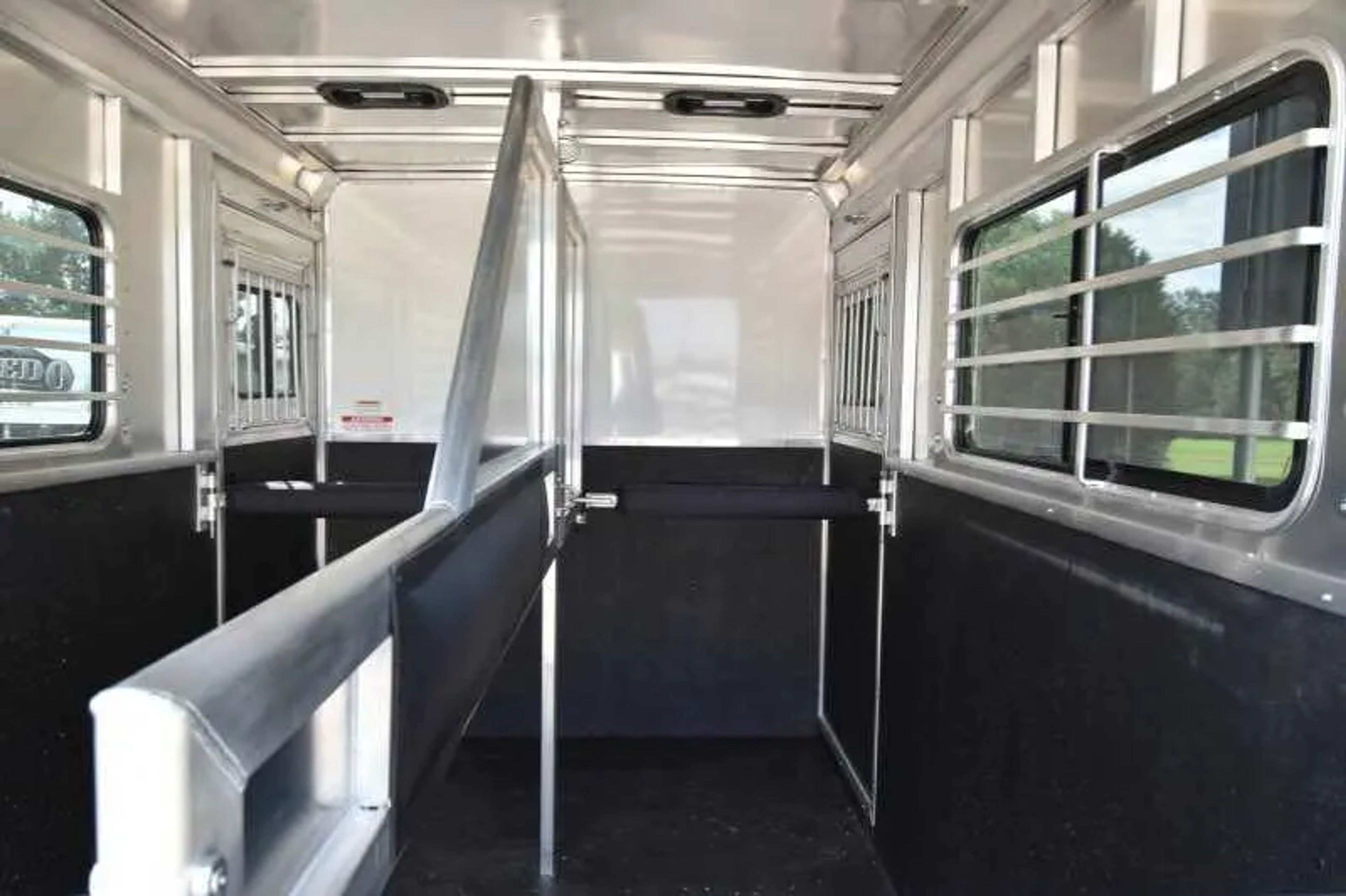 2018 Lakota 2HBPST 2 Horse Trailer — view 11
