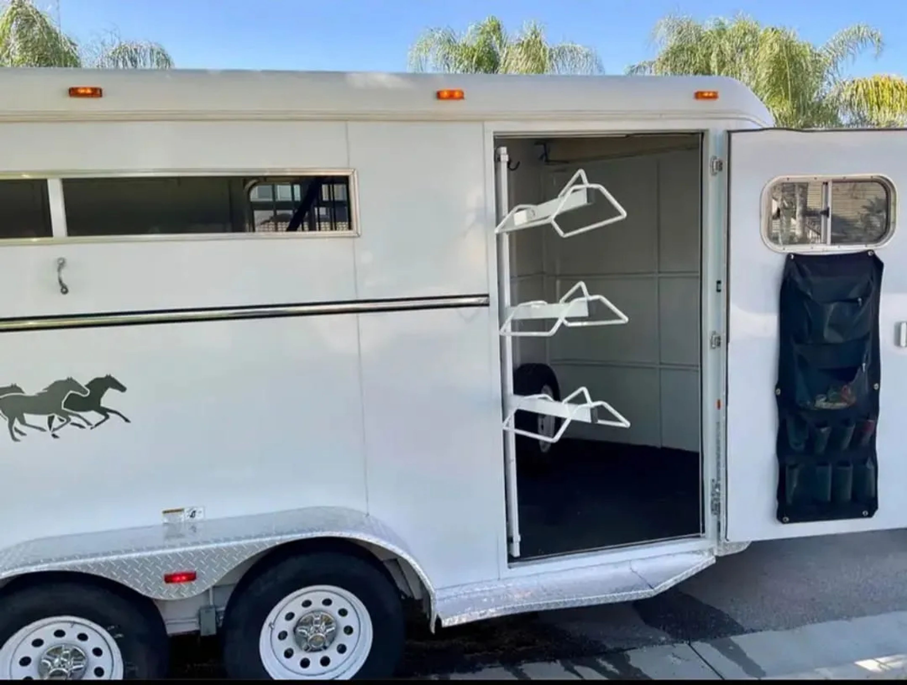2007 Circle J 2 Horse Trailer Slant Load — view 20