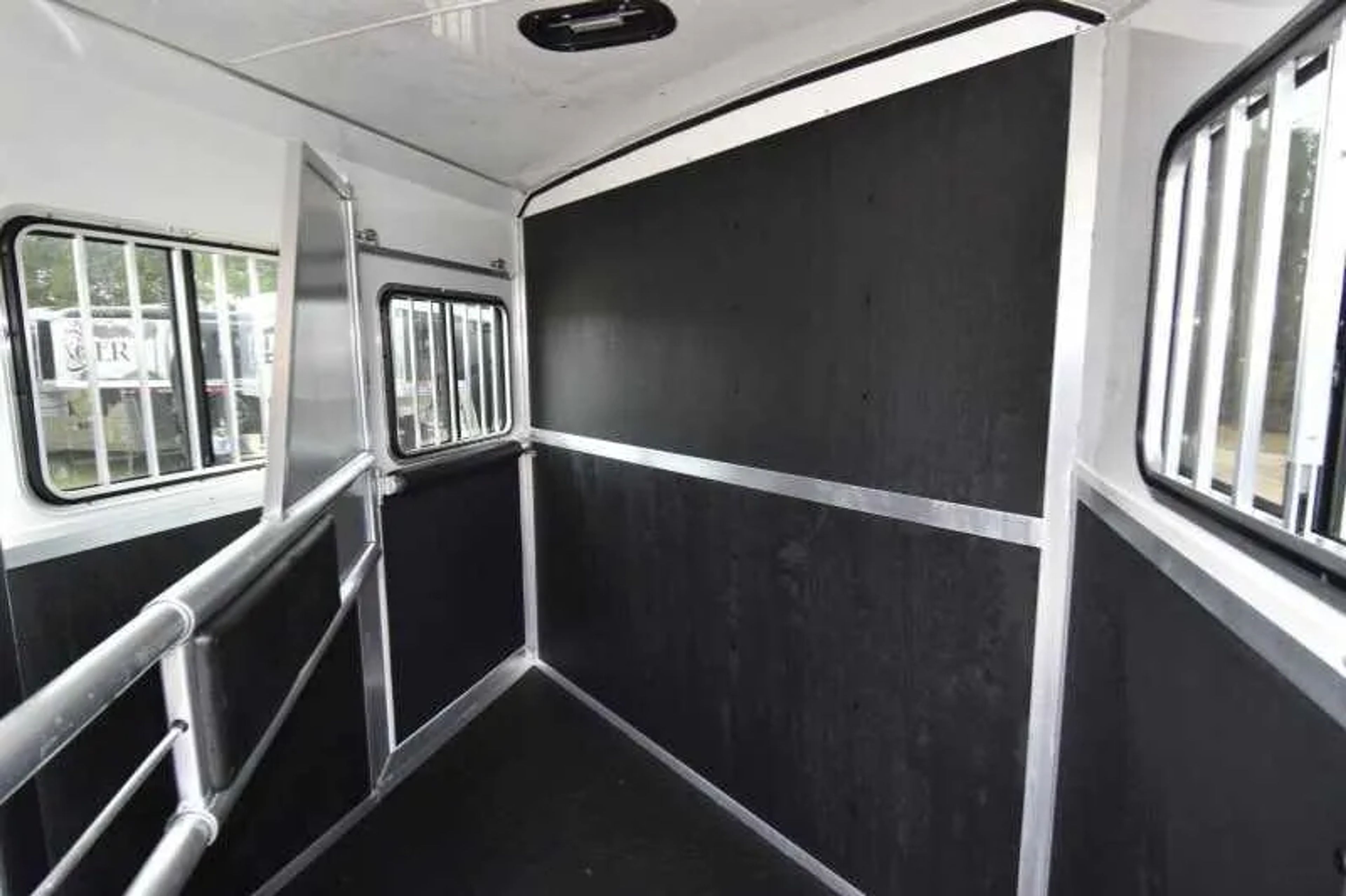 2016 Shadow 2HBP 2 Horse Trailer — view 18