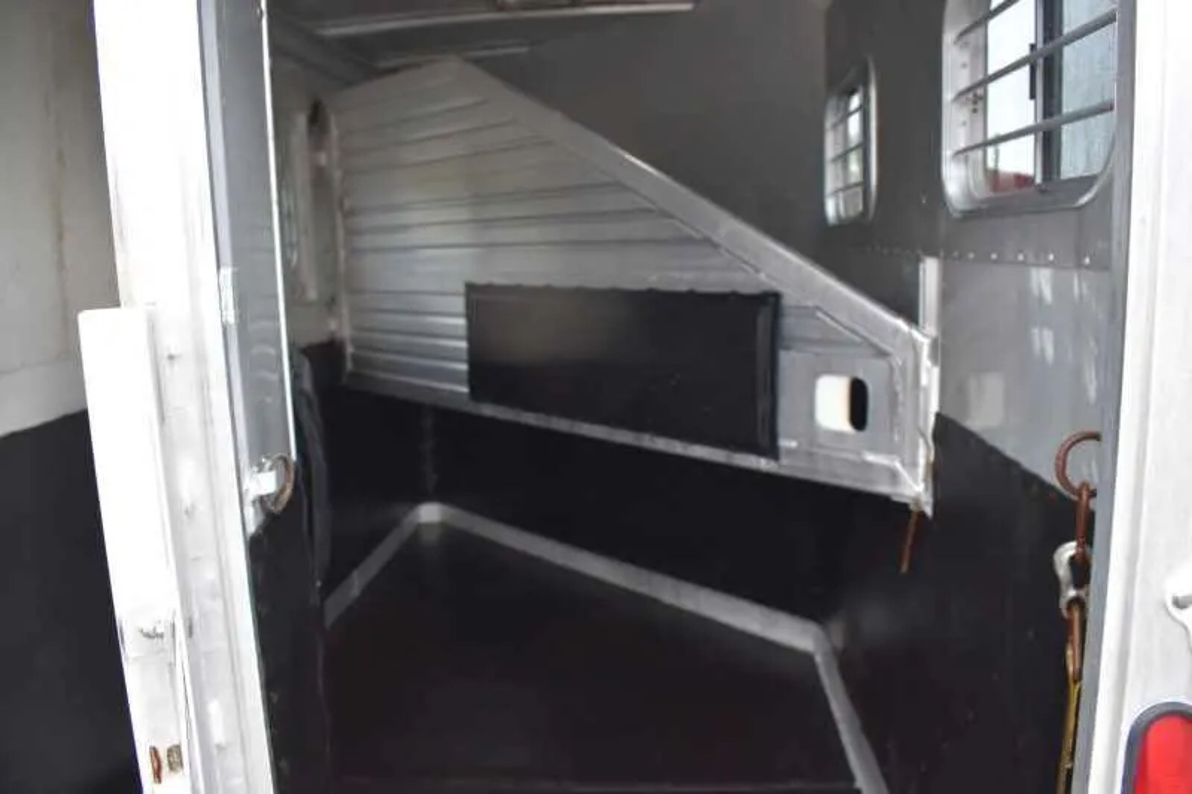 1995 Featherlite 2HSLBP 2 Horse — view 11
