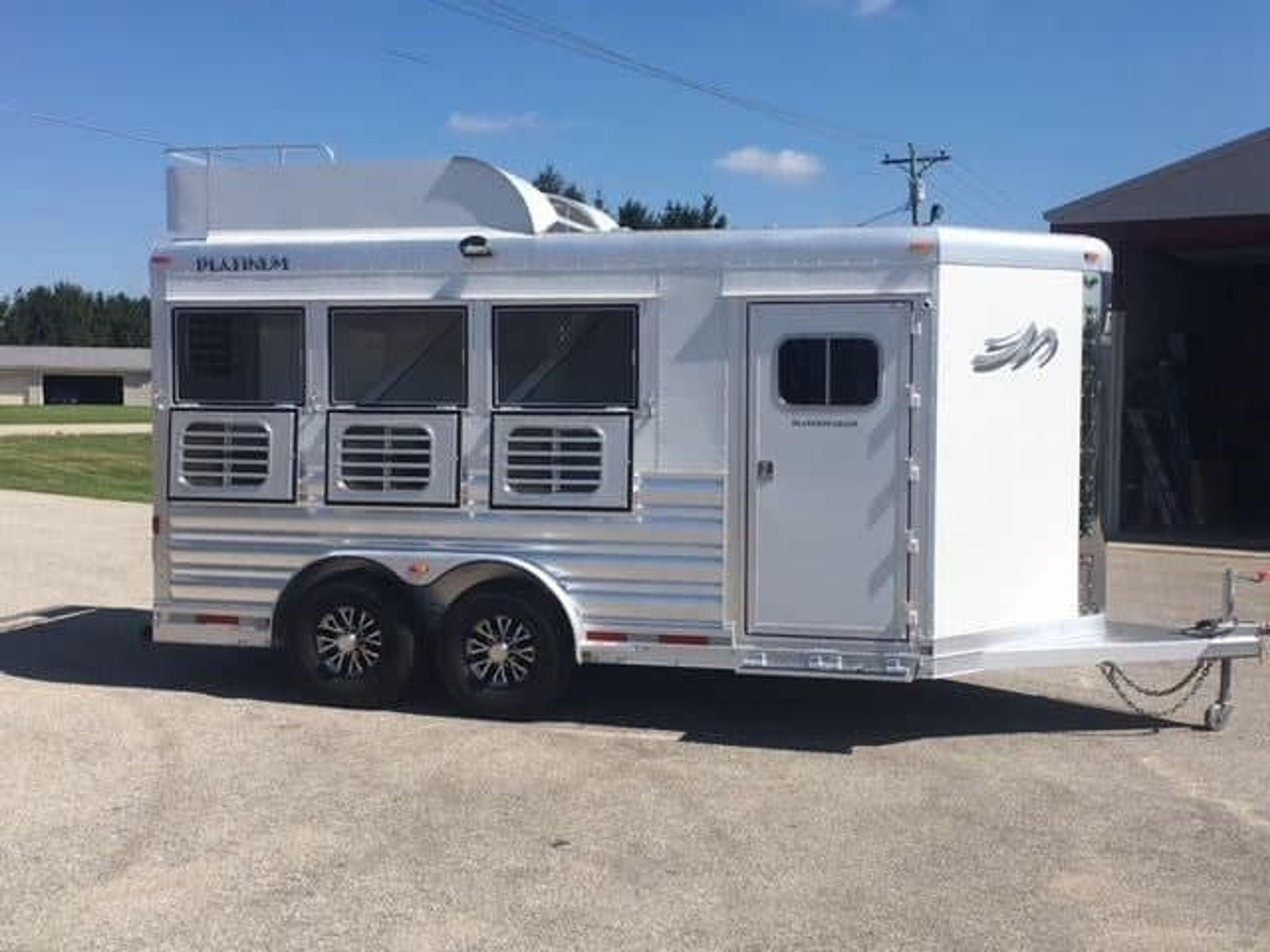 2018 Platinum Coach 3 Horse Bumper Pull — view 8