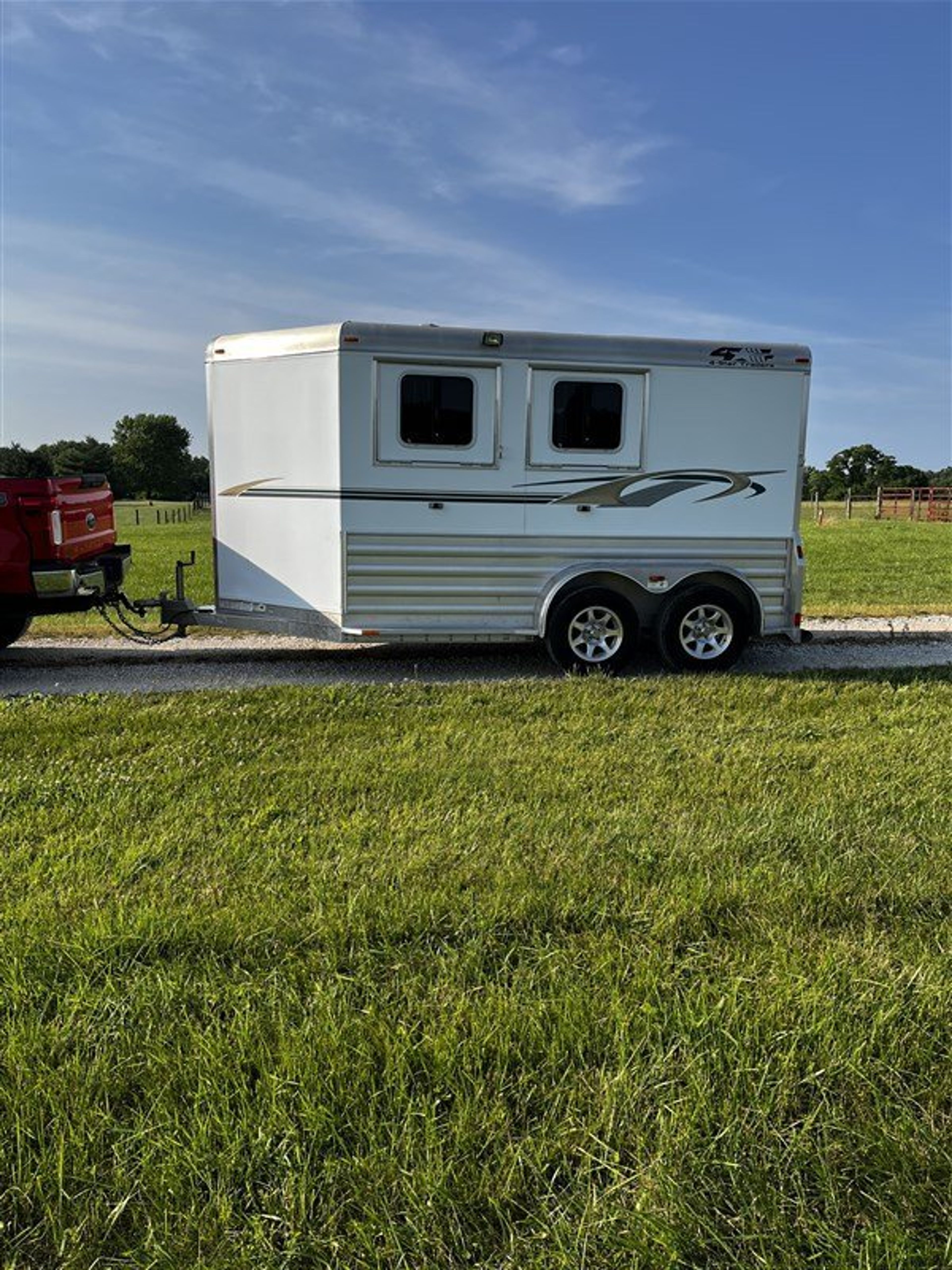 2015 4 Star 2 Horse Slant Load Bumper Pull — view 3