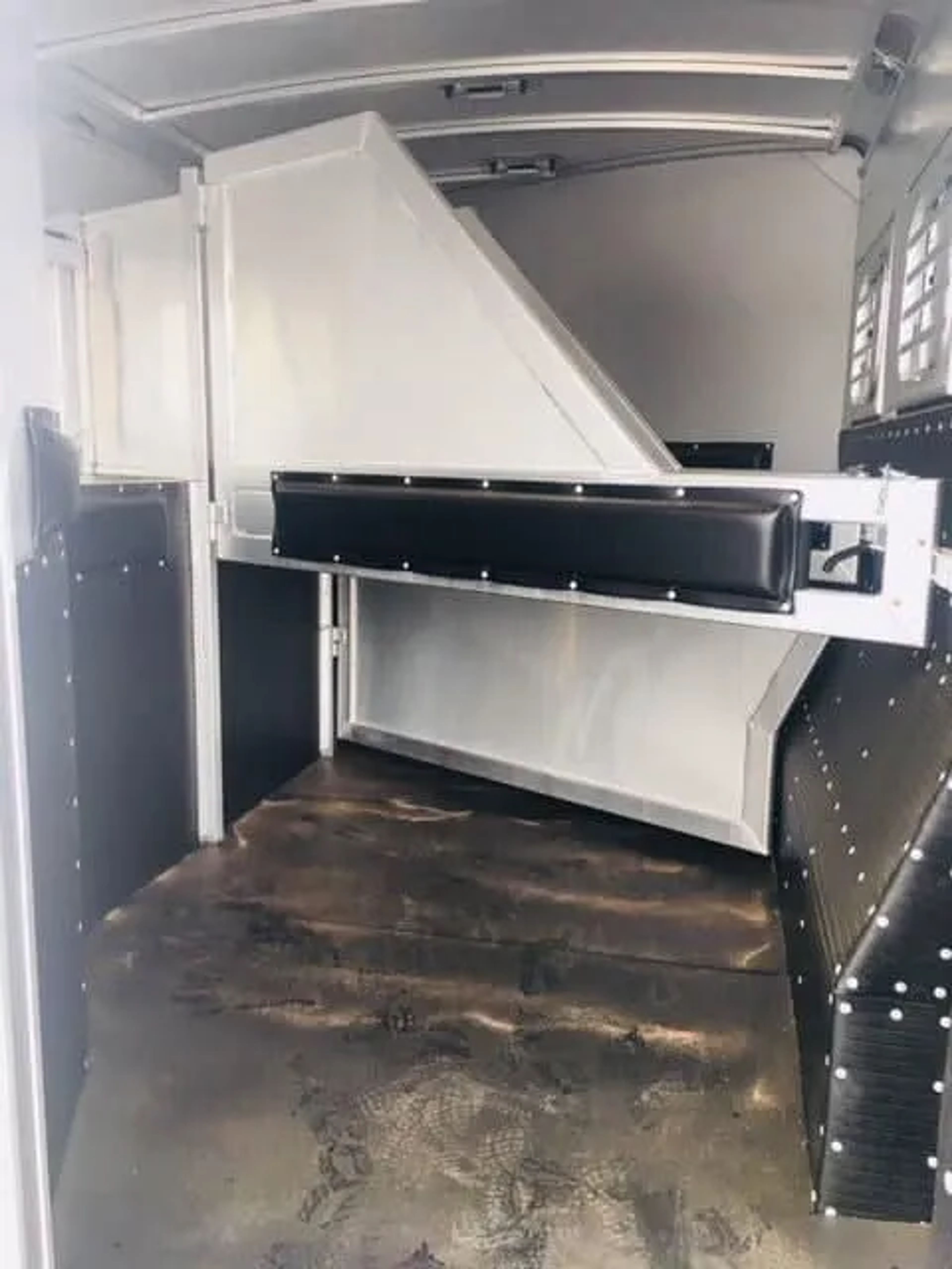 2018 Platinum Coach 3 Horse Bumper Pull — view 14