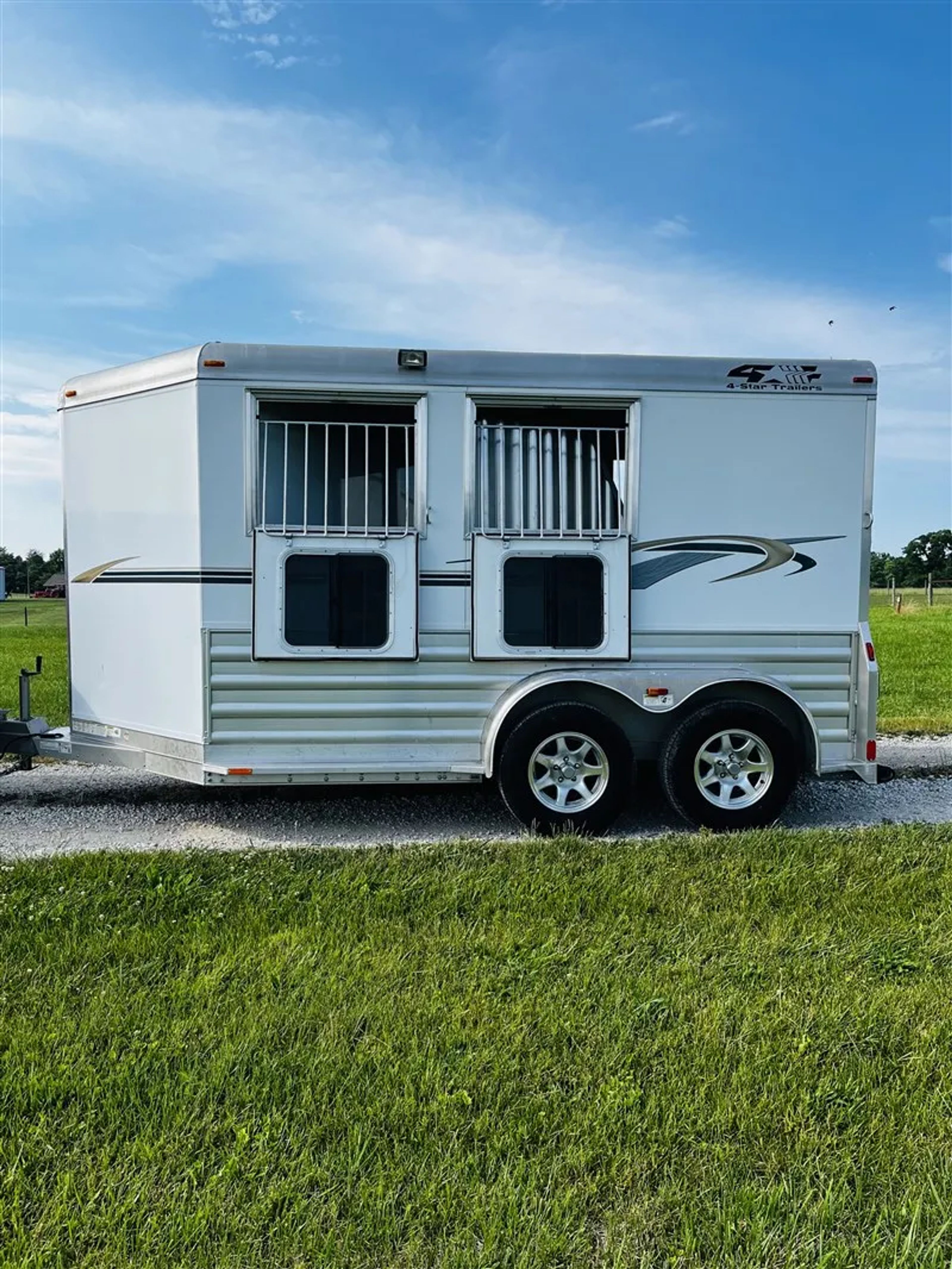 2015 4 Star 2 Horse Slant Load Bumper Pull — view 18