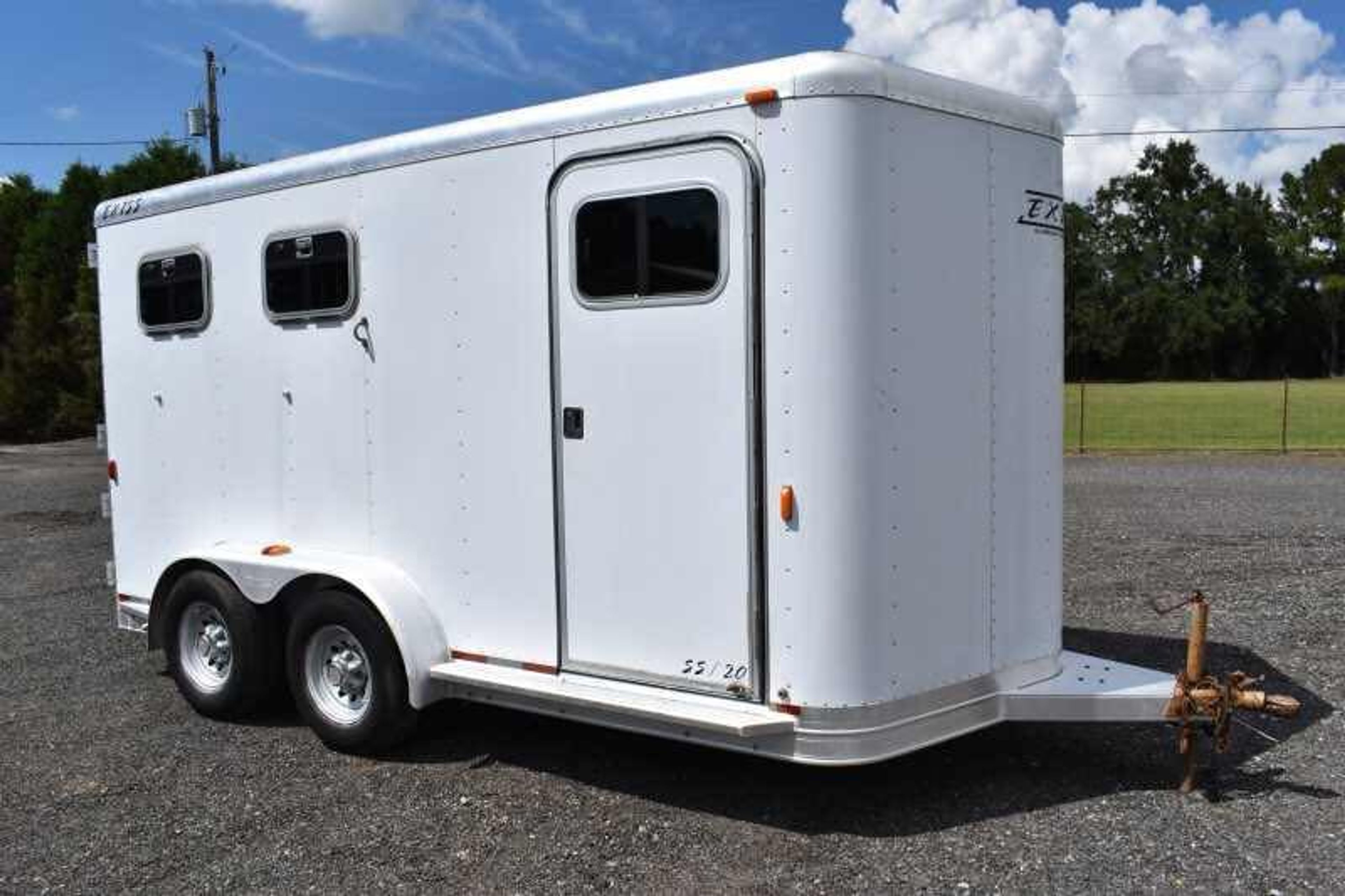 2002 Exiss SS20 2 Horse Trailer — view 14