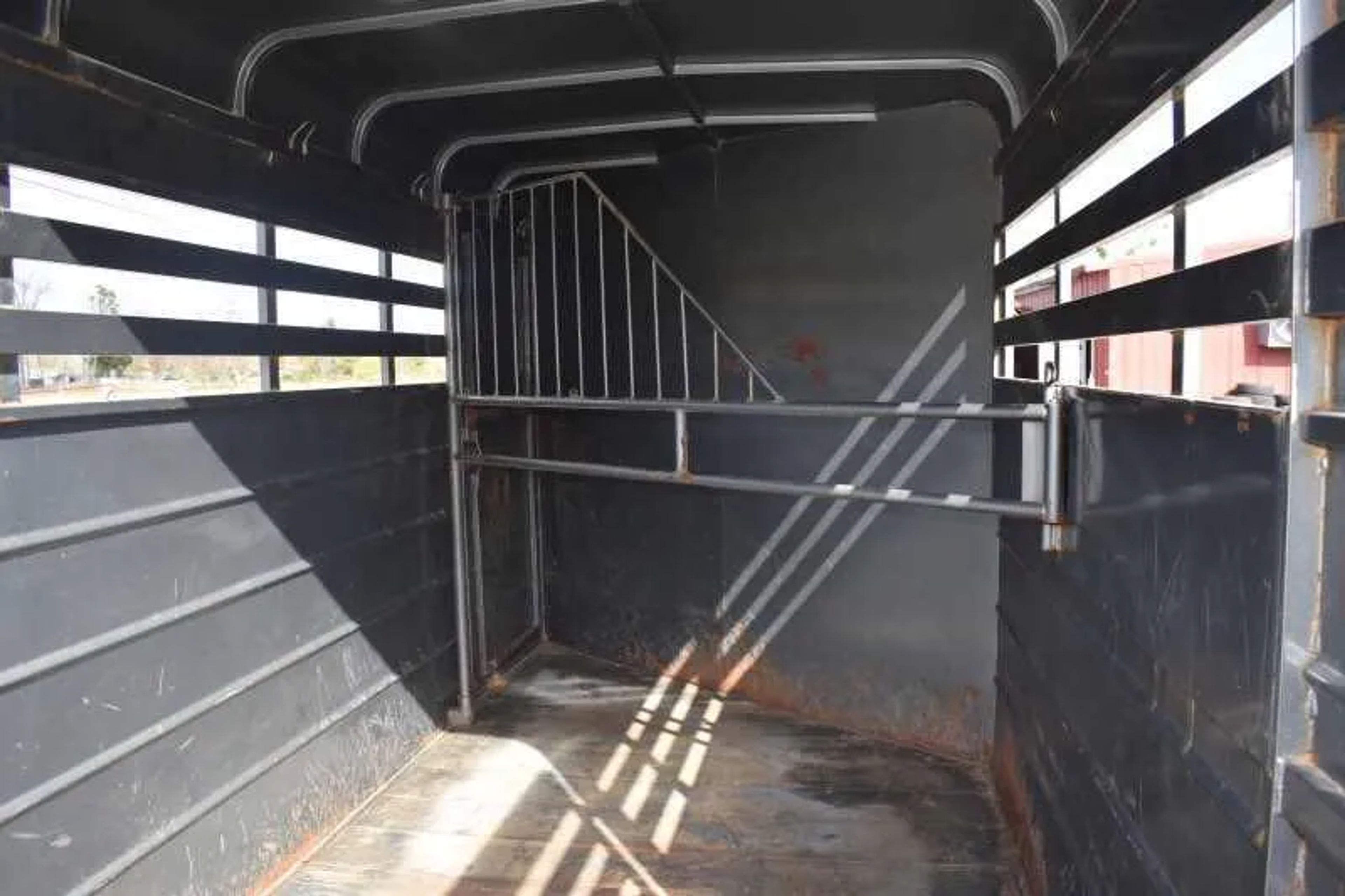 2007 WW 2HSL 2 Horse Trailer — view 10