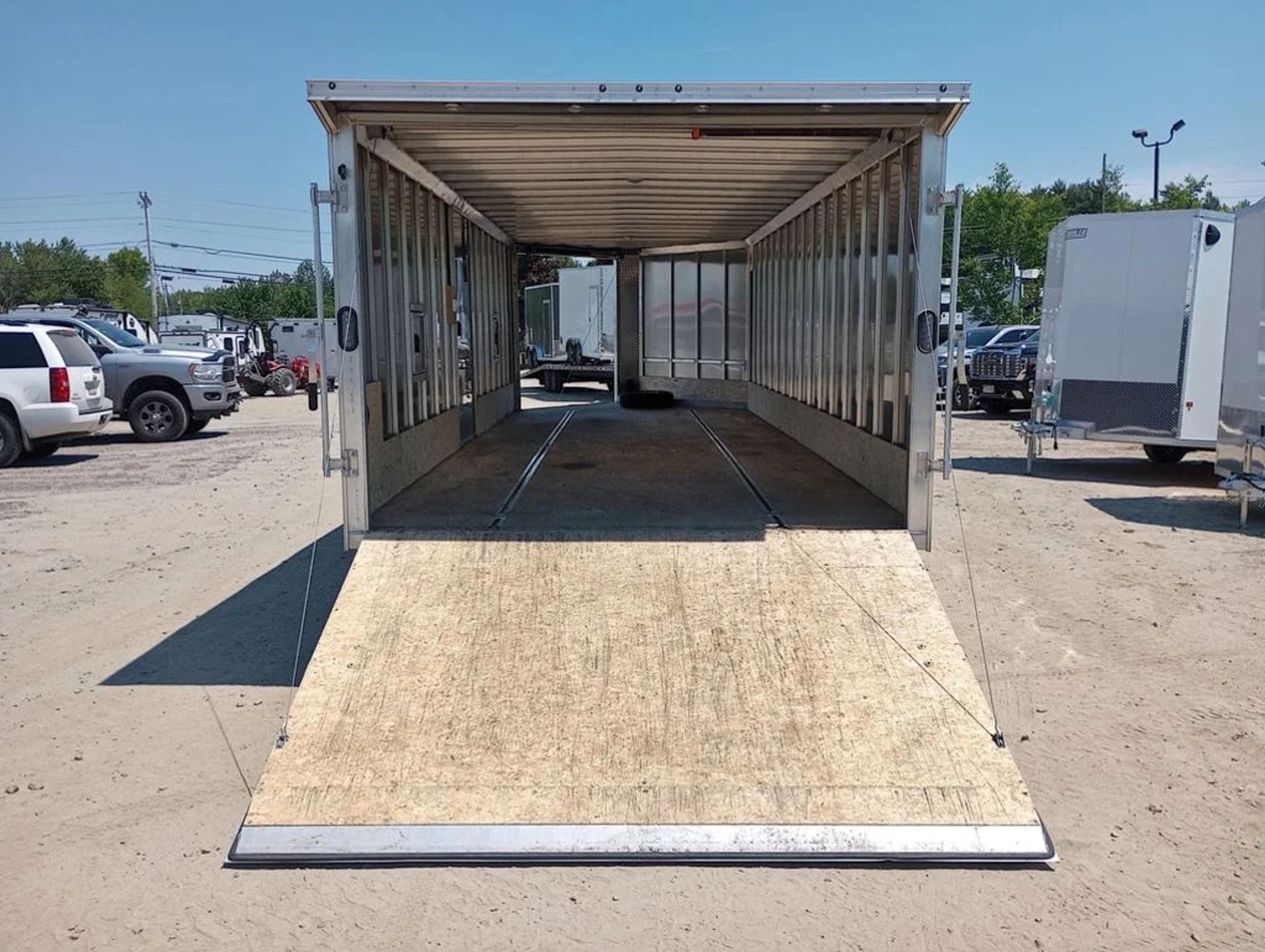 Mission Trailers 101×22 Aluminum 4-Place — view 3