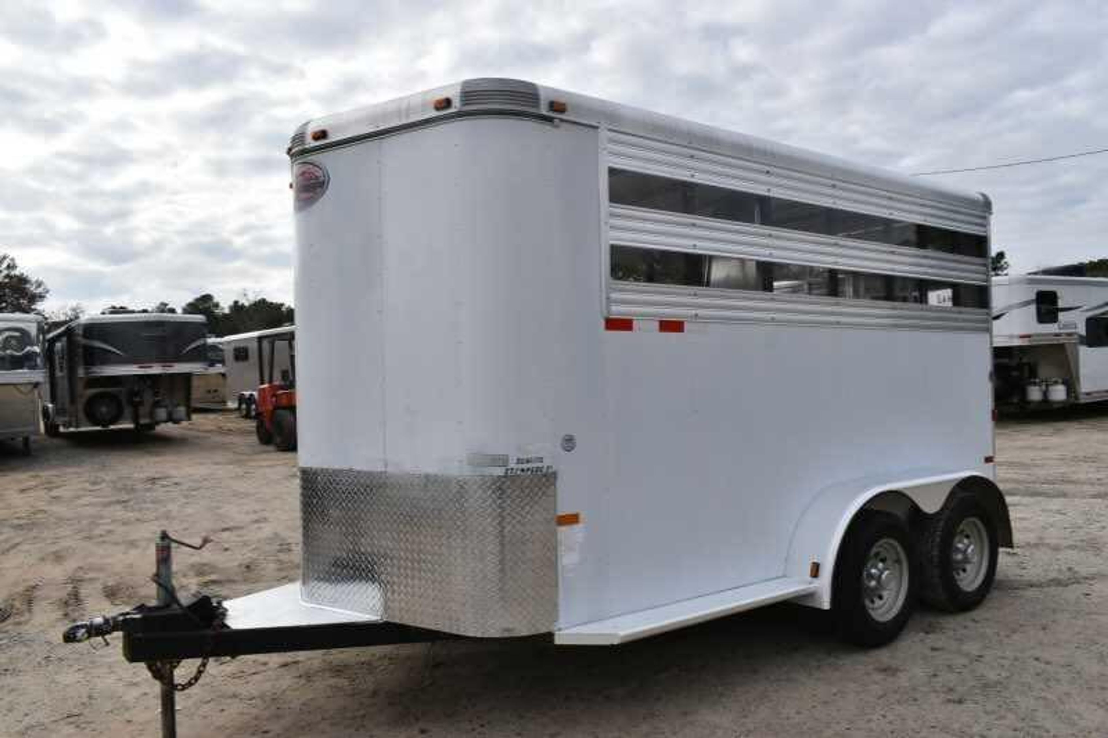 2005 Sundowner Sunlite 2 Horse Trailer — view 2
