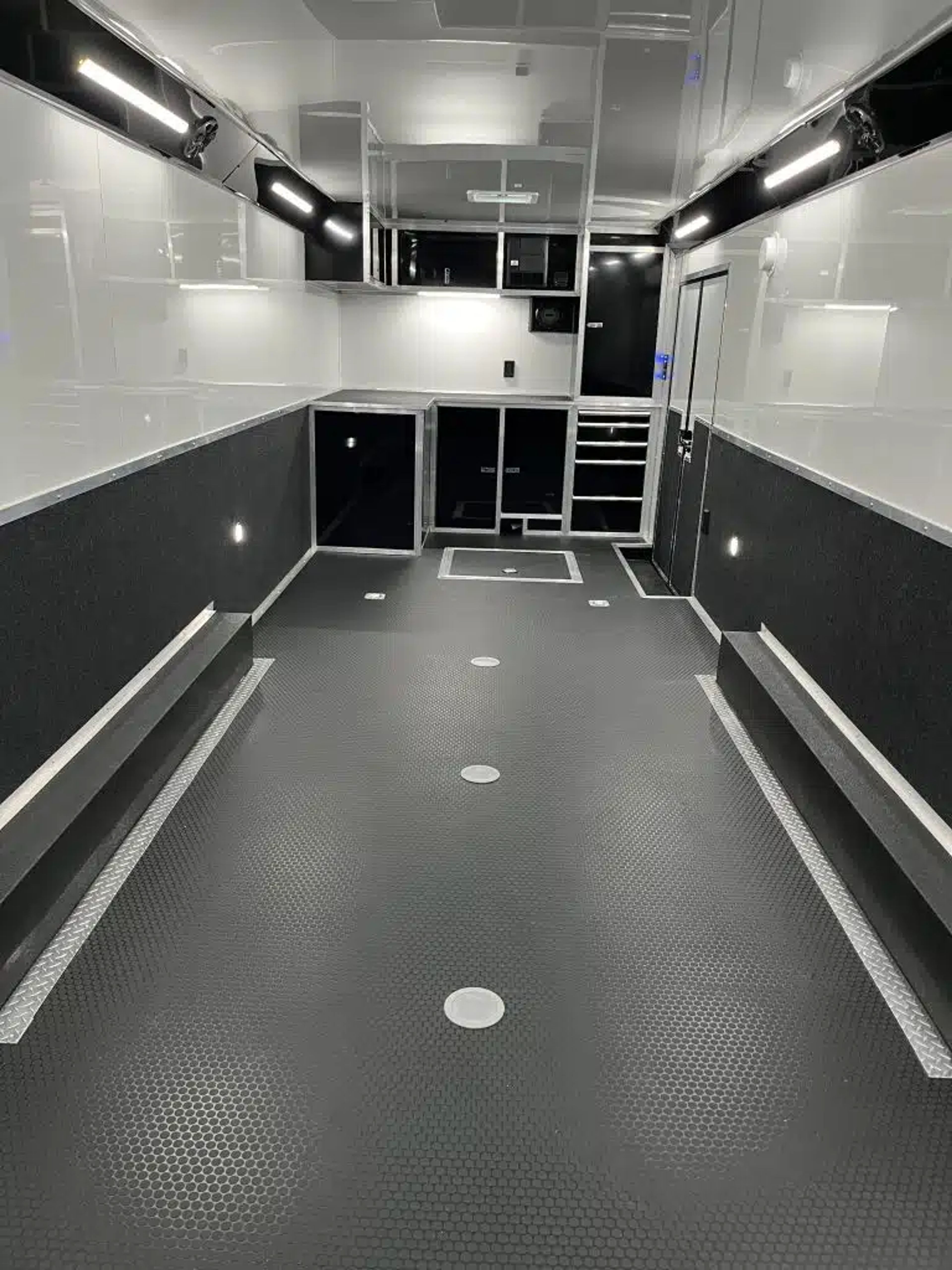 Enclosed Car Trailer 2025 28′ Haulmark Edge w/Turbo Package #3036 — view 5