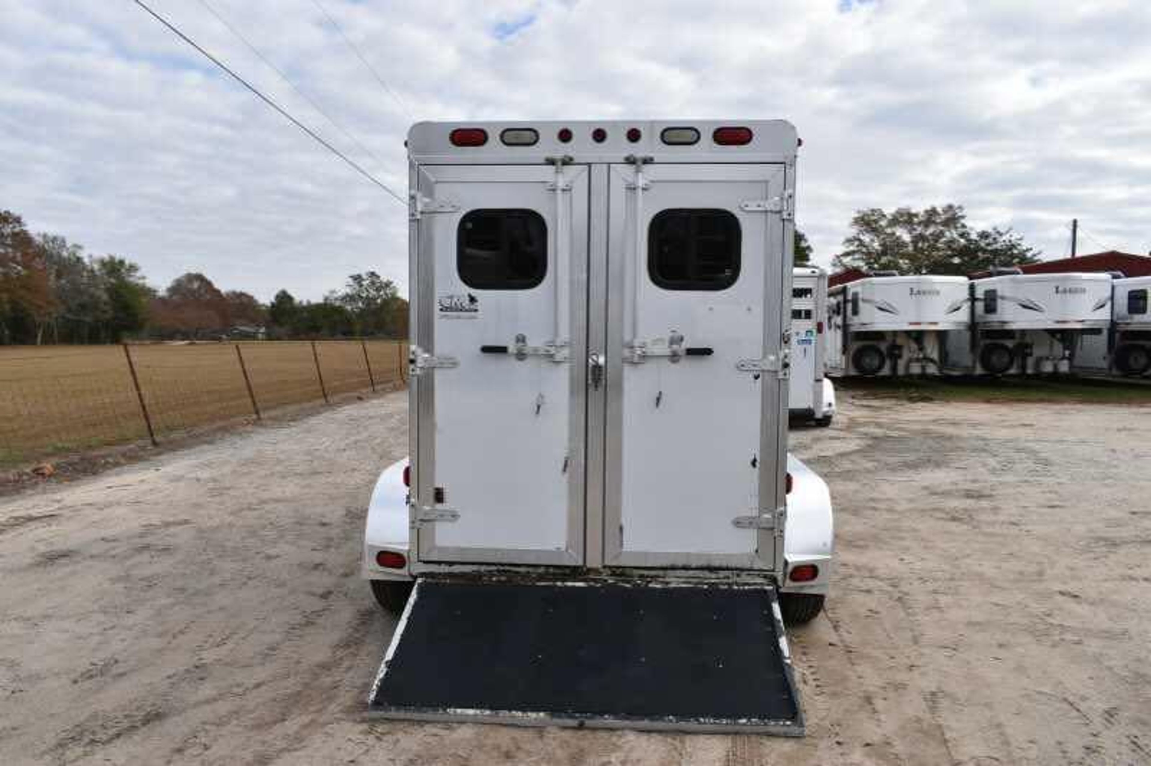 2001 CM Odyssey 2 Horse Trailer — view 2
