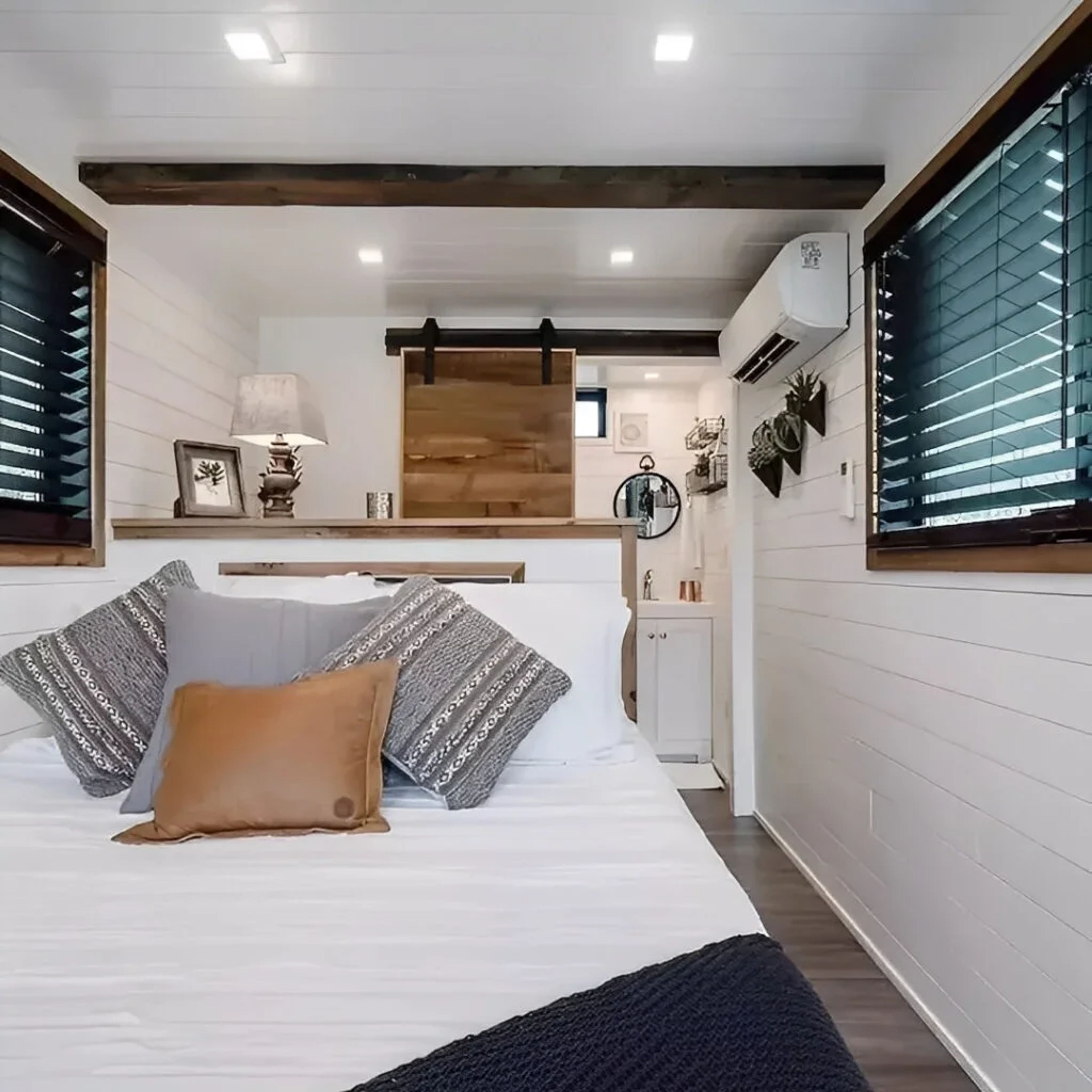 2 Story Shipping Container Home With Rooftop — view 7