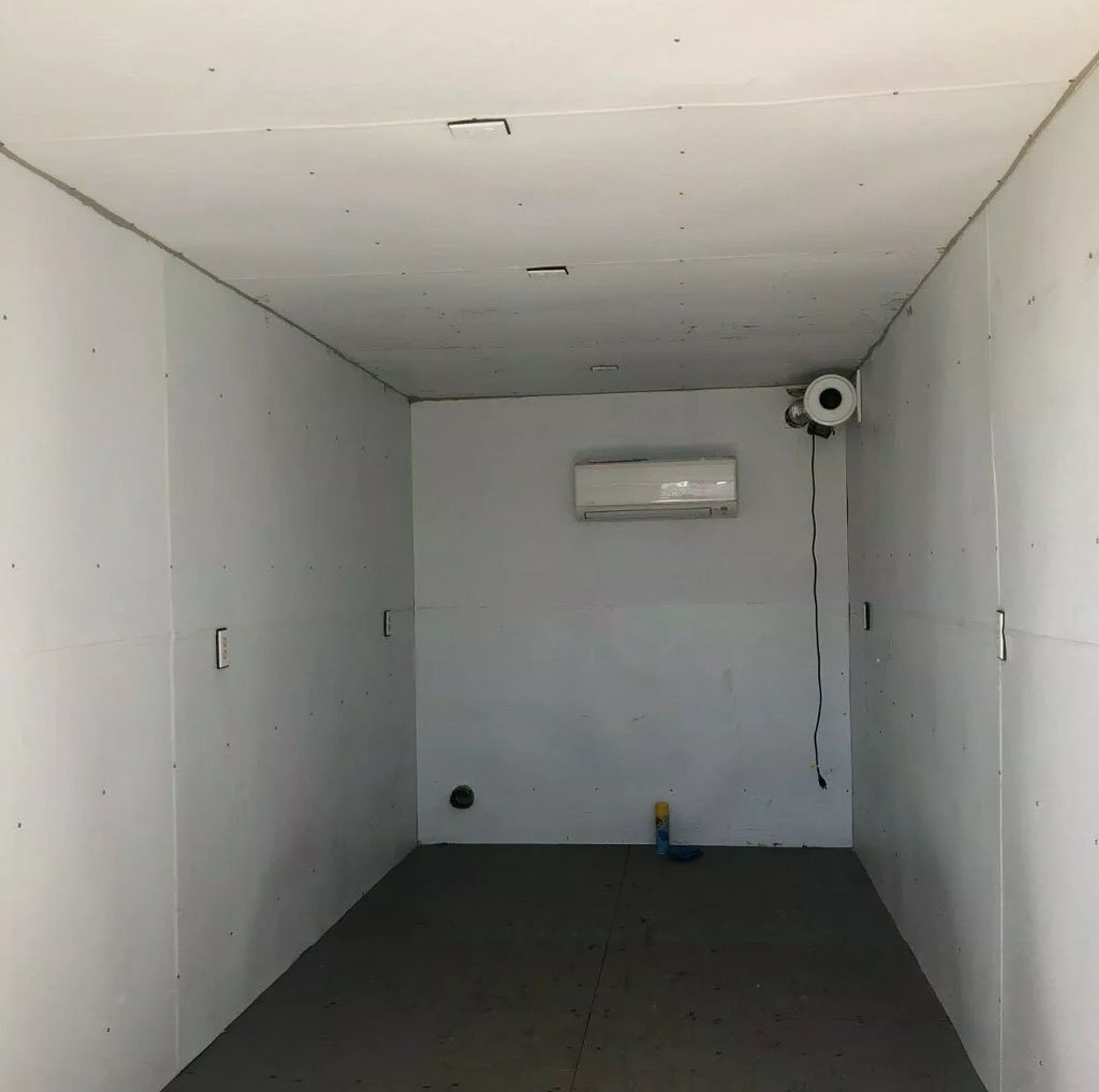 20ft Insulated Shipping container Greenhouse — view 2