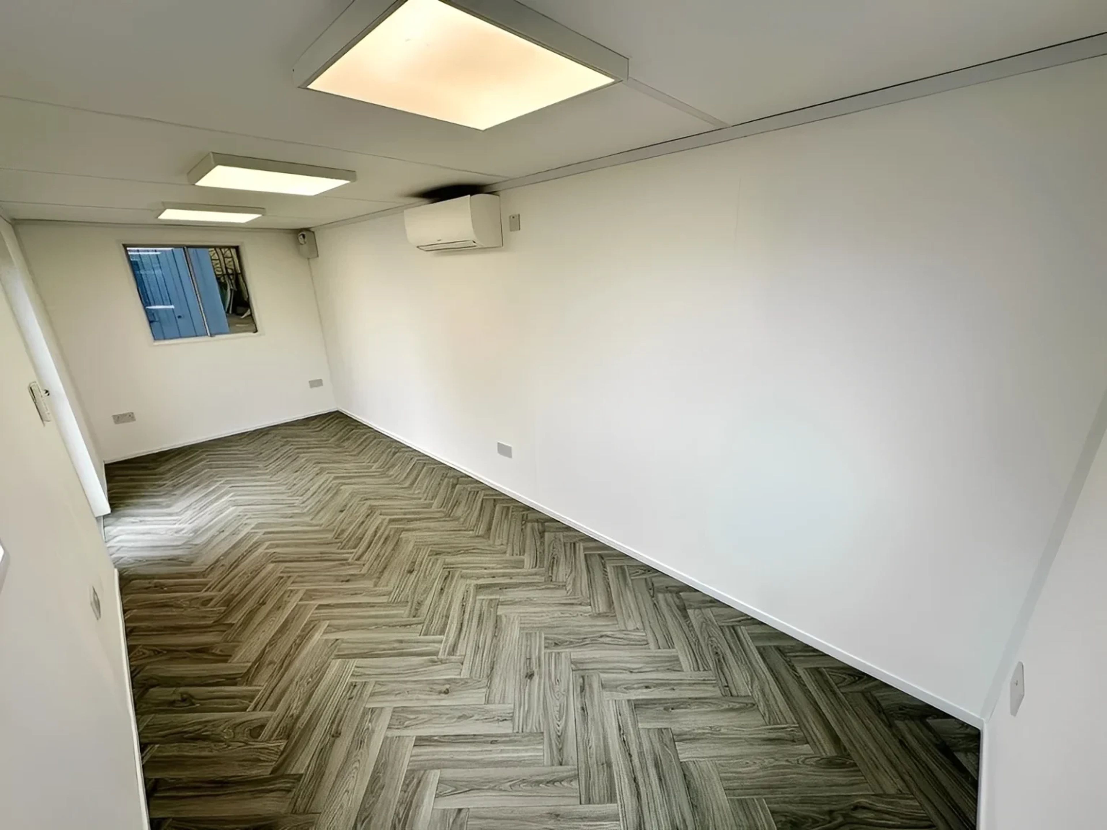 21ft x 8ft Custom Office Cabin – Refurbished Portable Building with A/C & — view 7