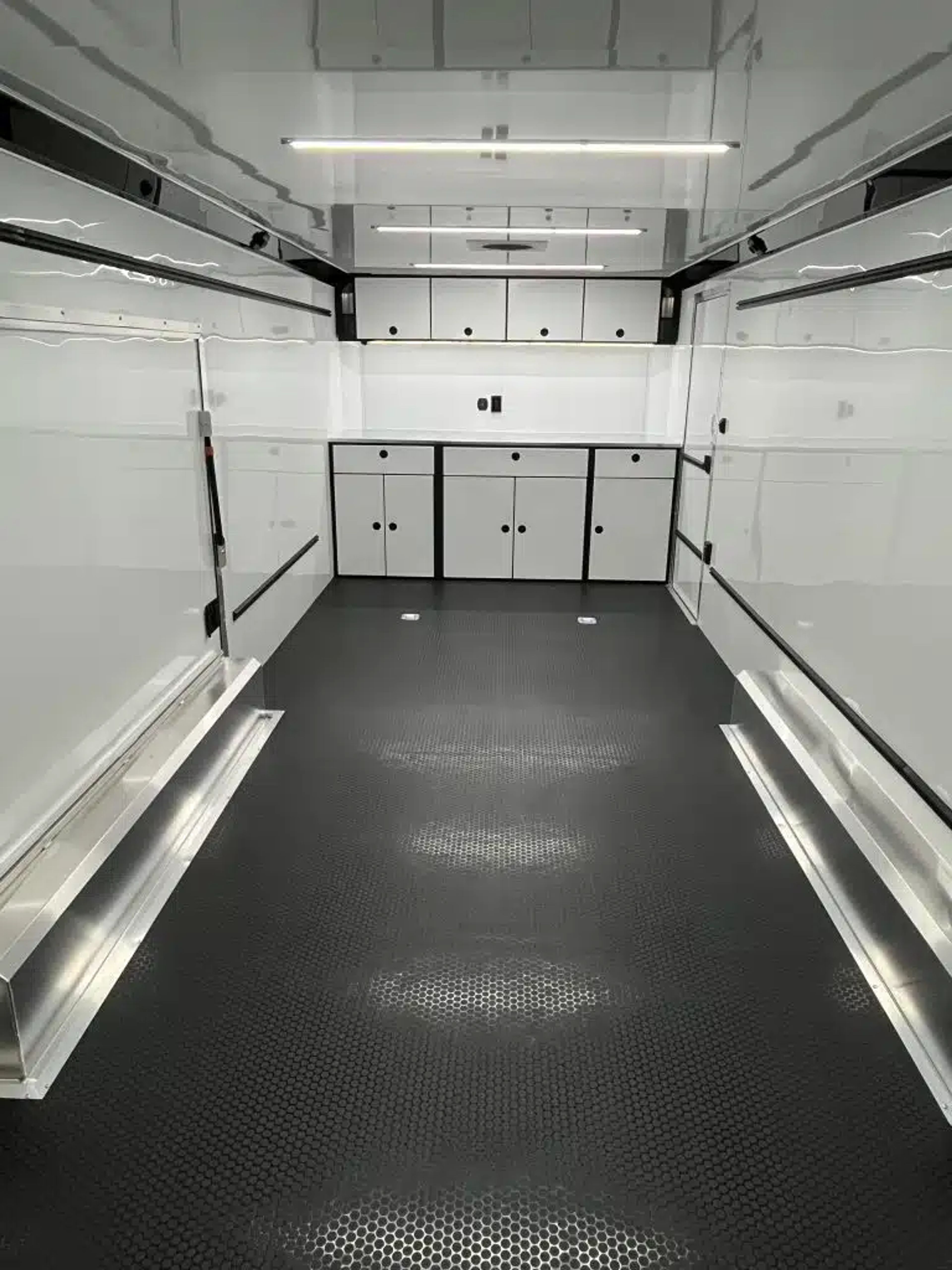 Enclosed ATC Car Trailer 2025 24ft. Aluminum ROM 450 w/Large Escape Door 4874 — view 2