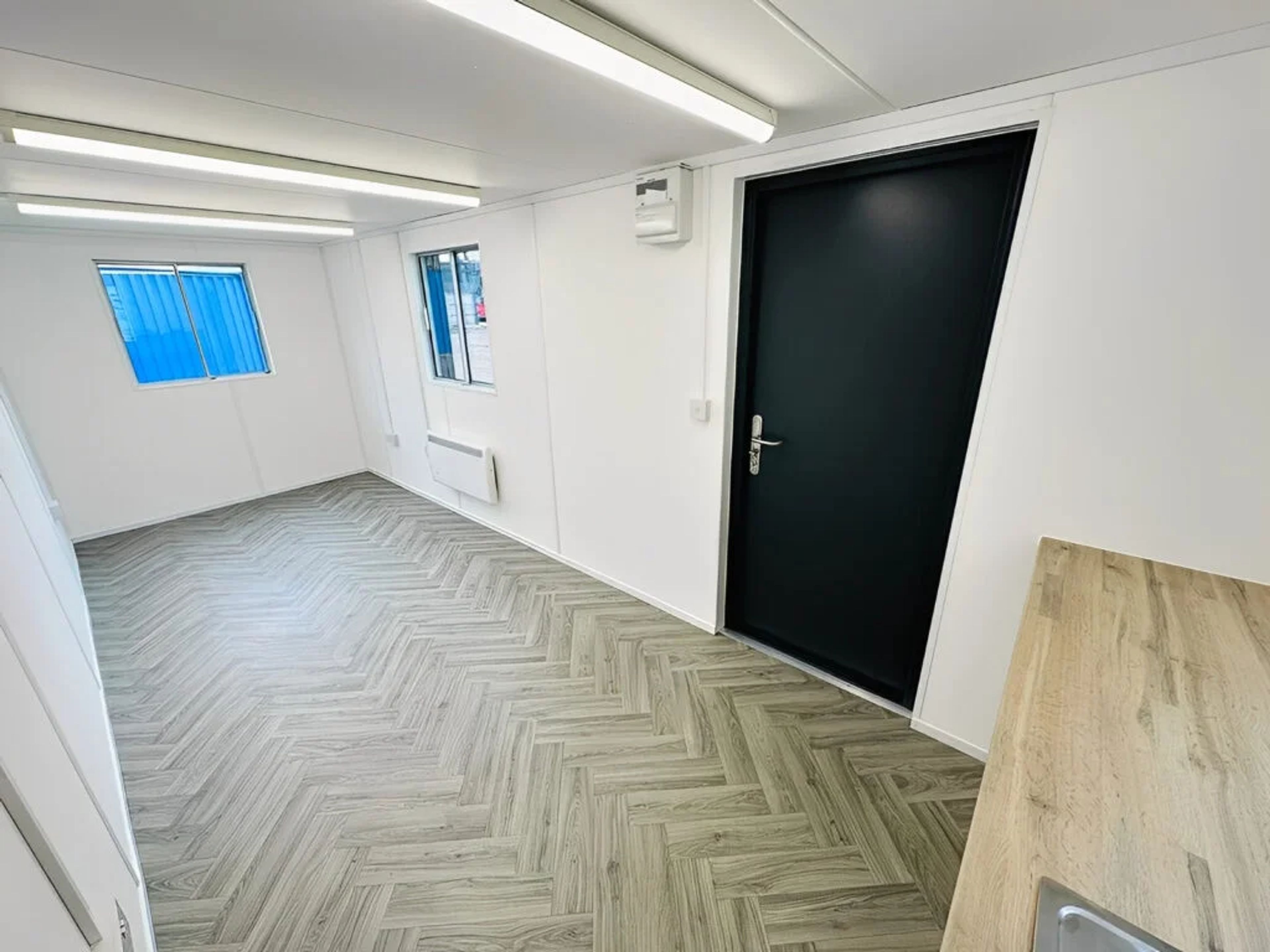 21ft x 8ft Office / Canteen Cabin – Refurbished Anti-Vandal Portable Building — view 2