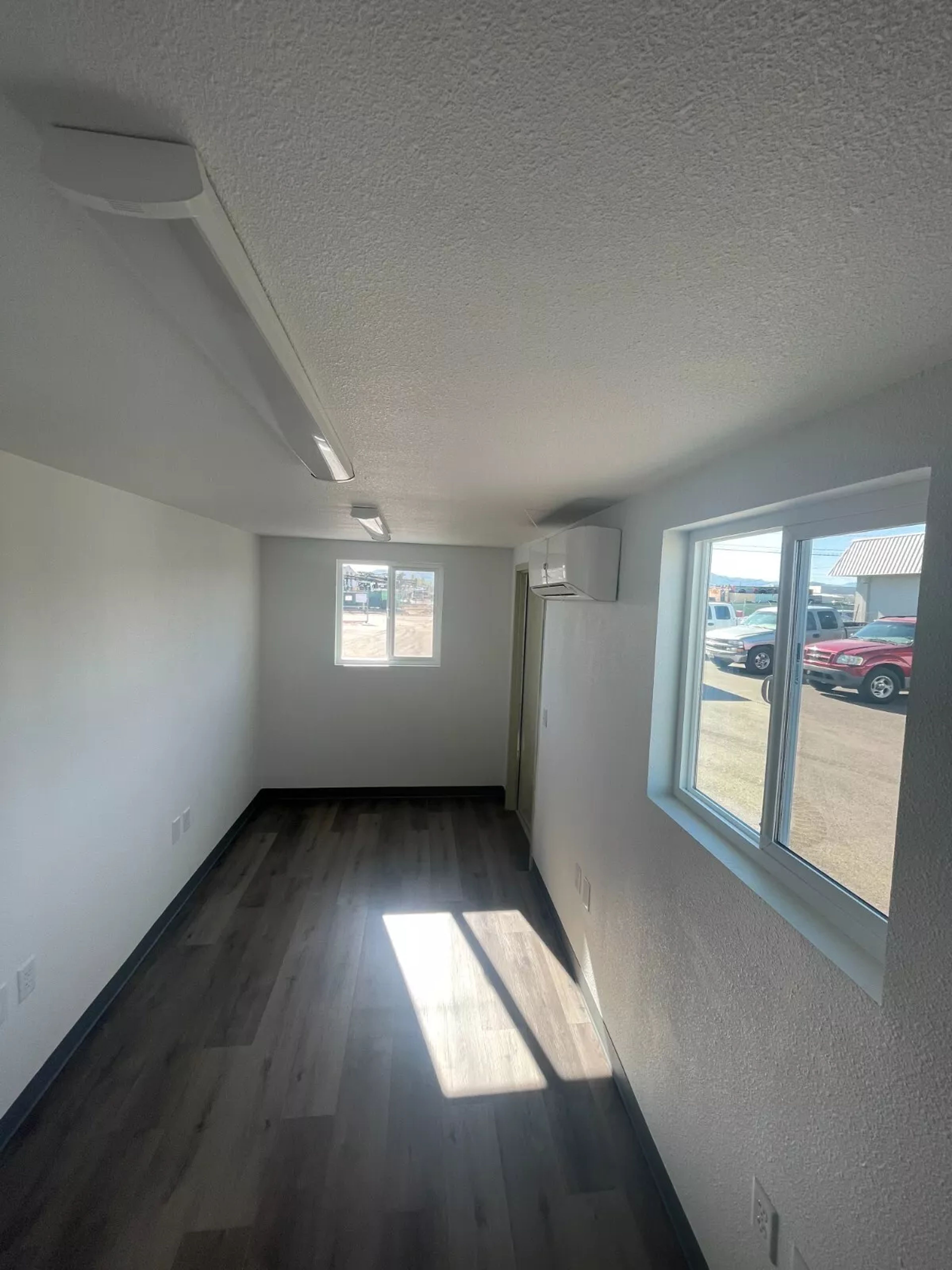 20 foot office refurbished shipping container — view 2