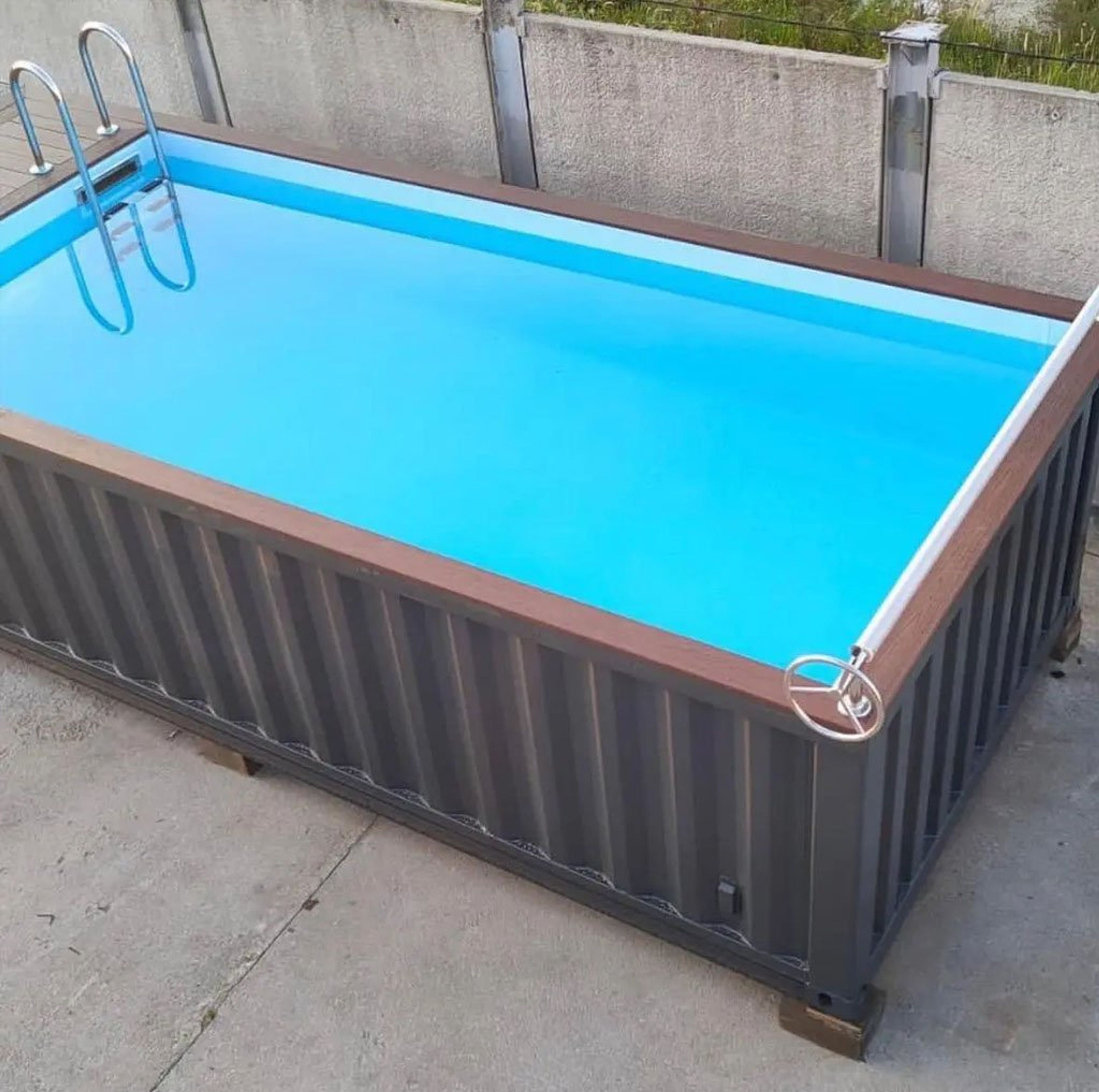 20ft Container Pool v1 — view 3