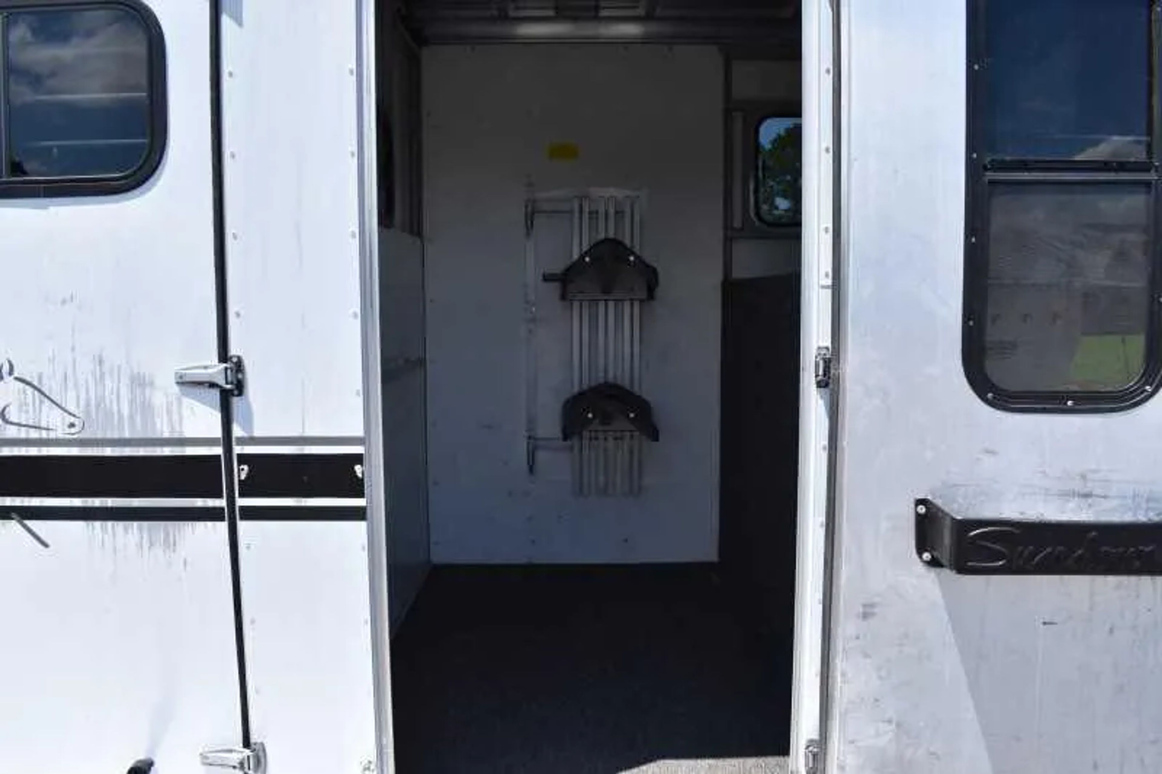 2000 Sundowner 7204GNST 2 Horse Trailer — view 10