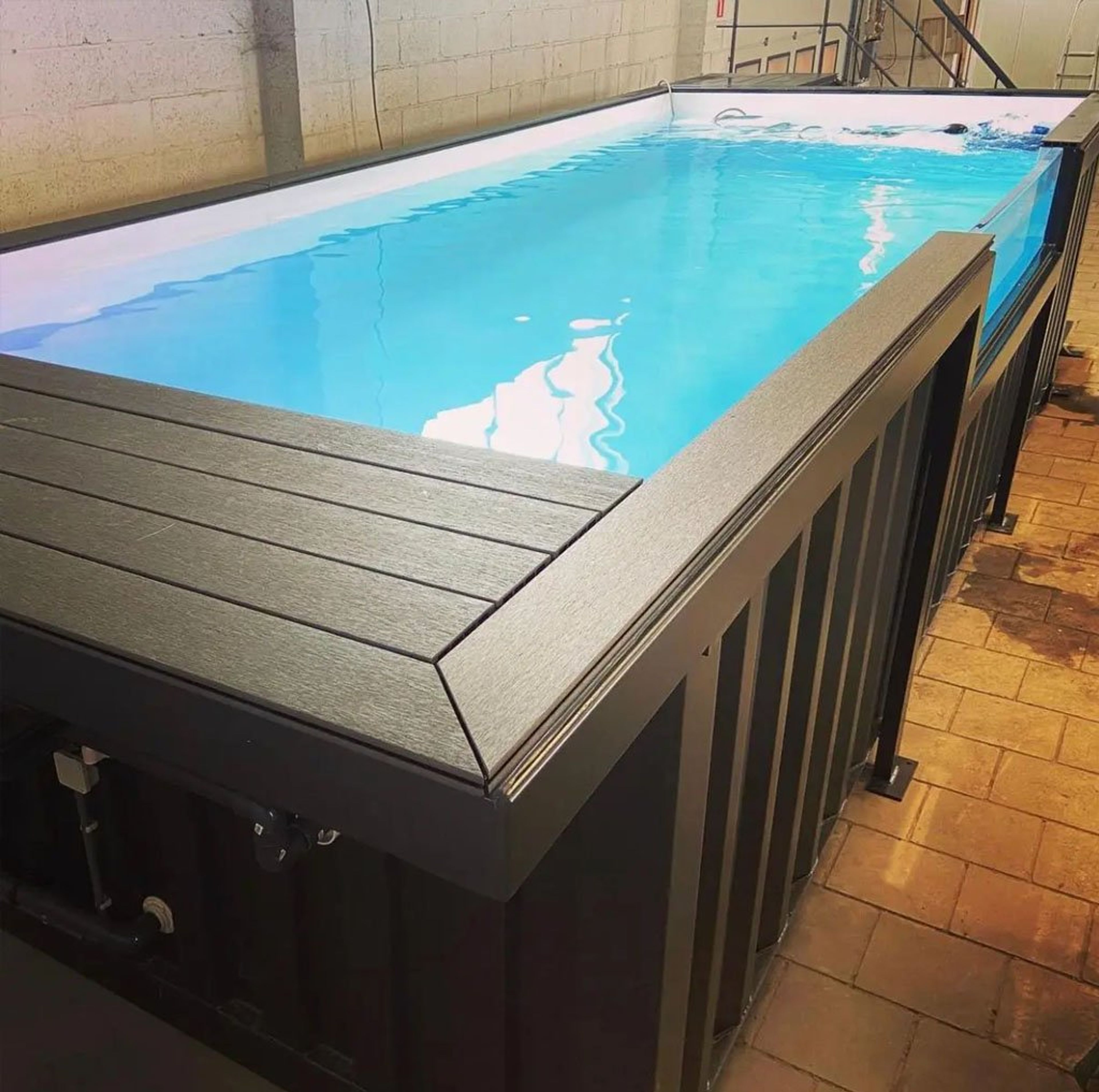 20ft Container Pool v2 — view 4