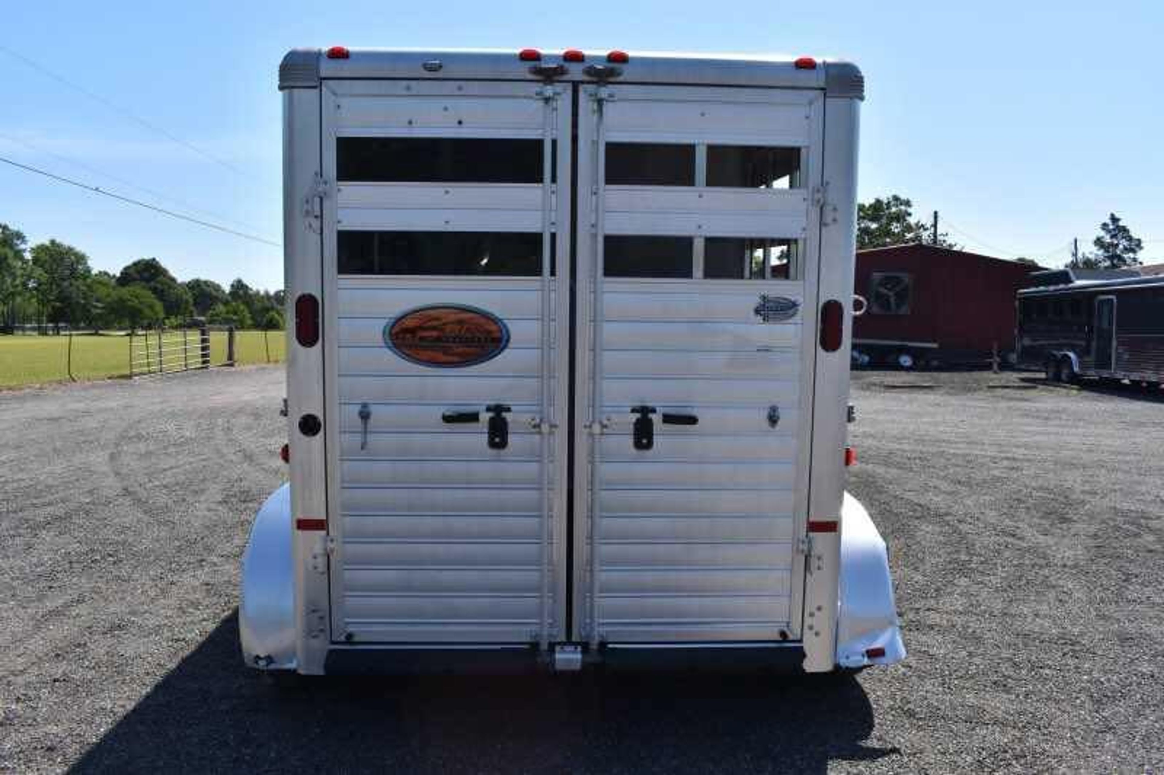 2014 Sundowner 2 Horse Gooseneck Trailer — view 3