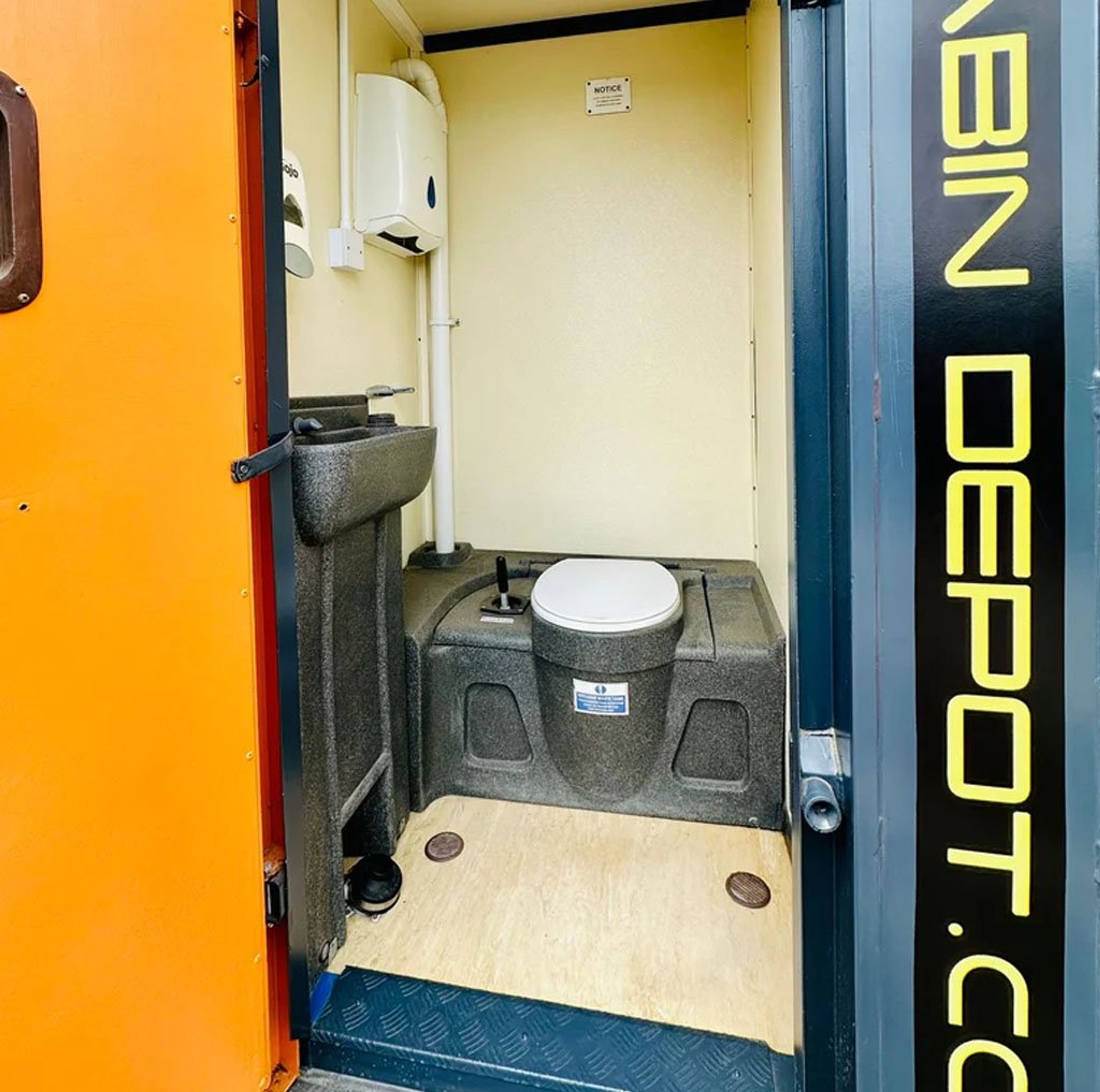 Groundhog Eco Towable Mobile Welfare Shipping Container — view 5
