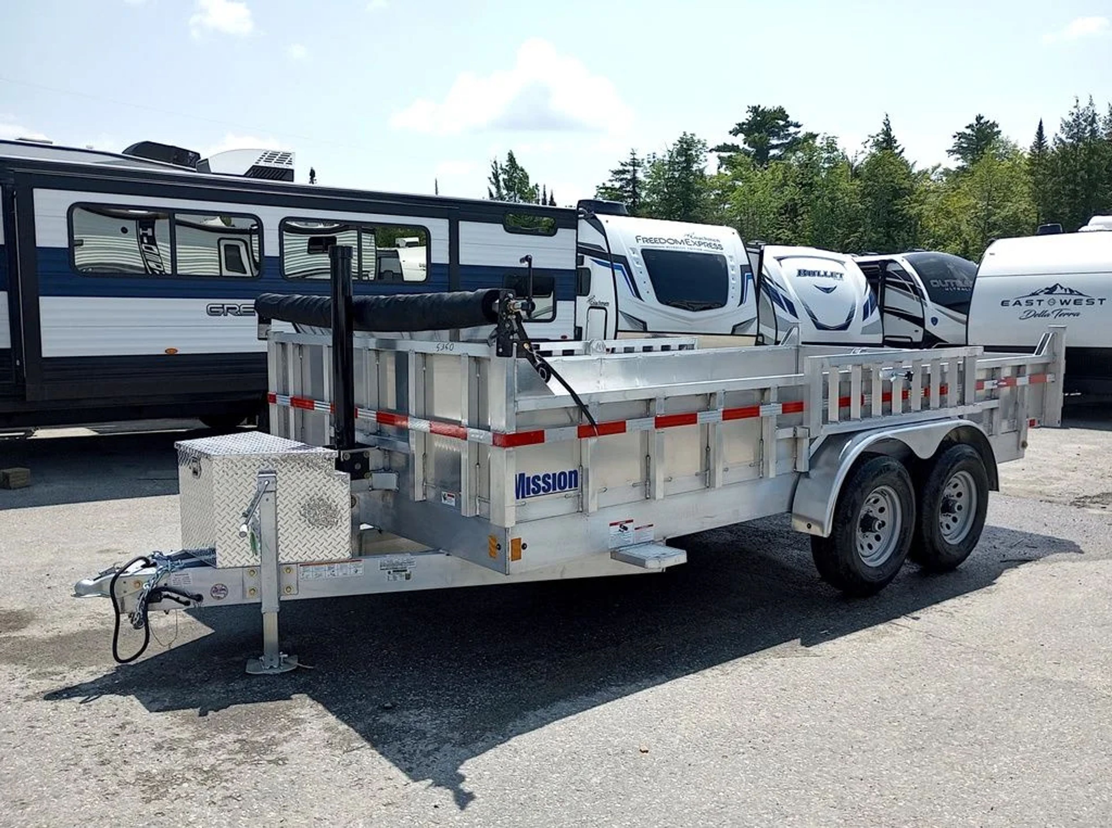 2025 Mission Trailers 7×16 14K Aluminum Hydraulic Dump w/Ramps, HD D-Rings, — view 2